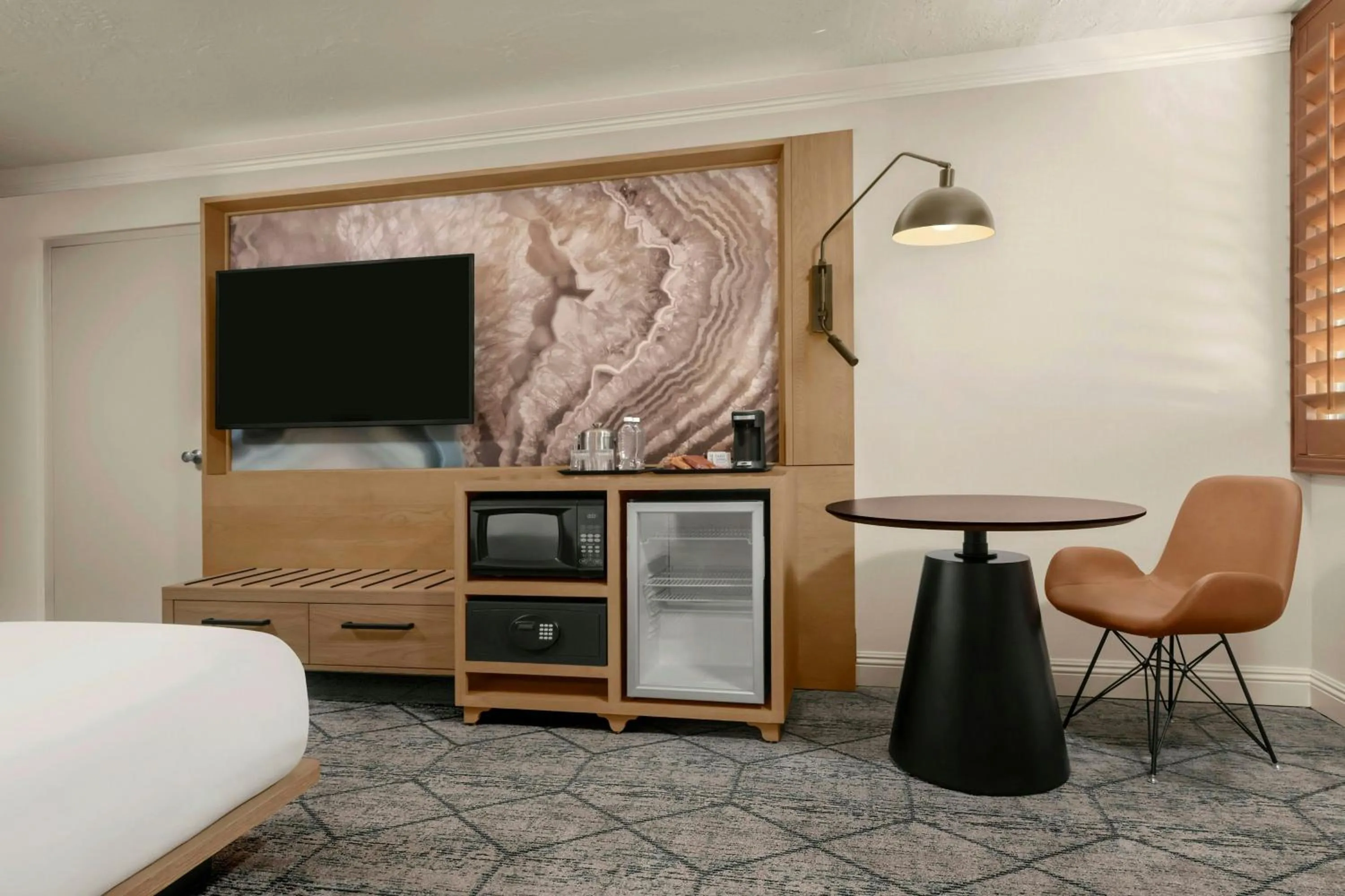 Photo of the whole room, Bed in Sheraton La Jolla