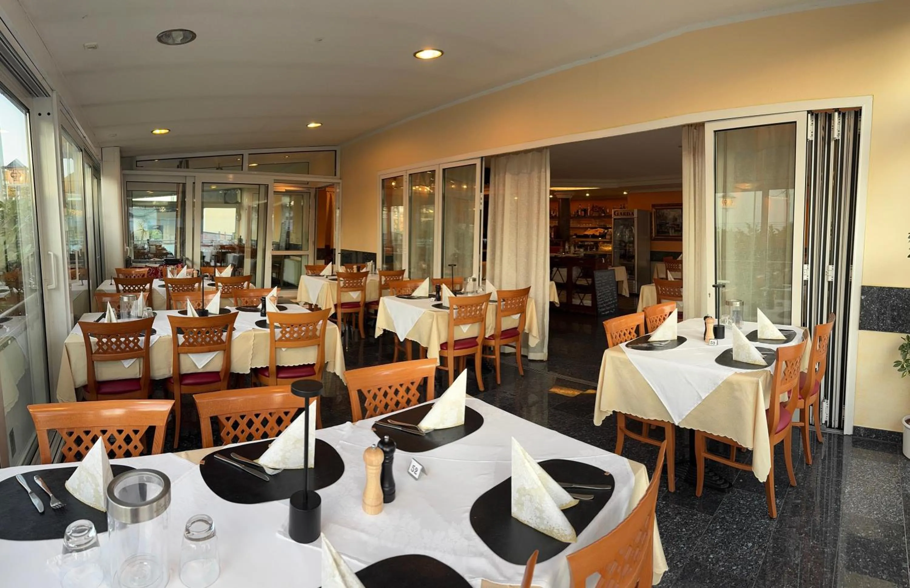 Hotel & Restaurant Garda