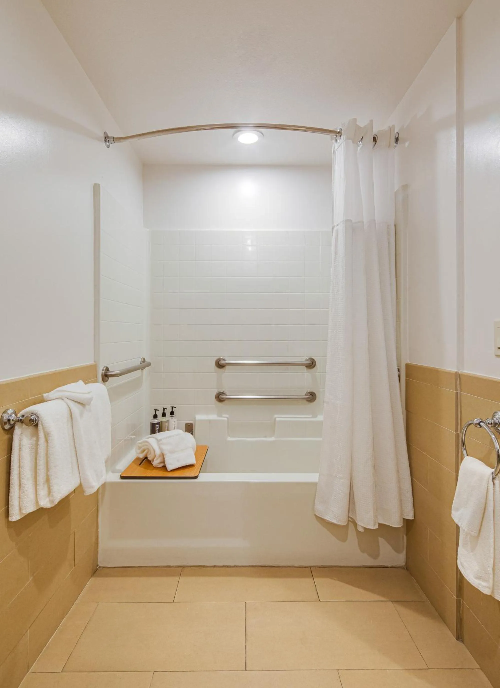 Bath in Ayres Hotel & Spa Moreno Valley/Riverside