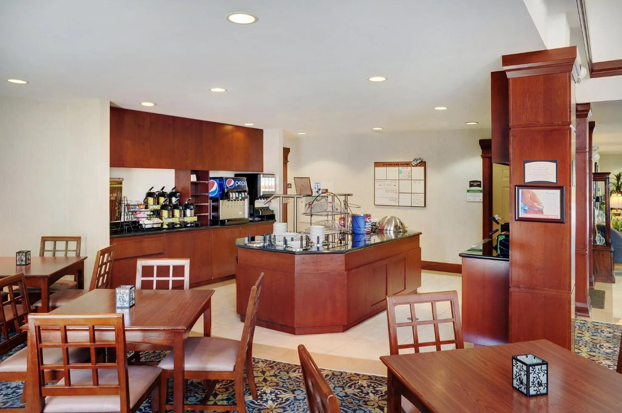 Restaurant/places to eat in Staybridge Suites Oakville Burlington by IHG