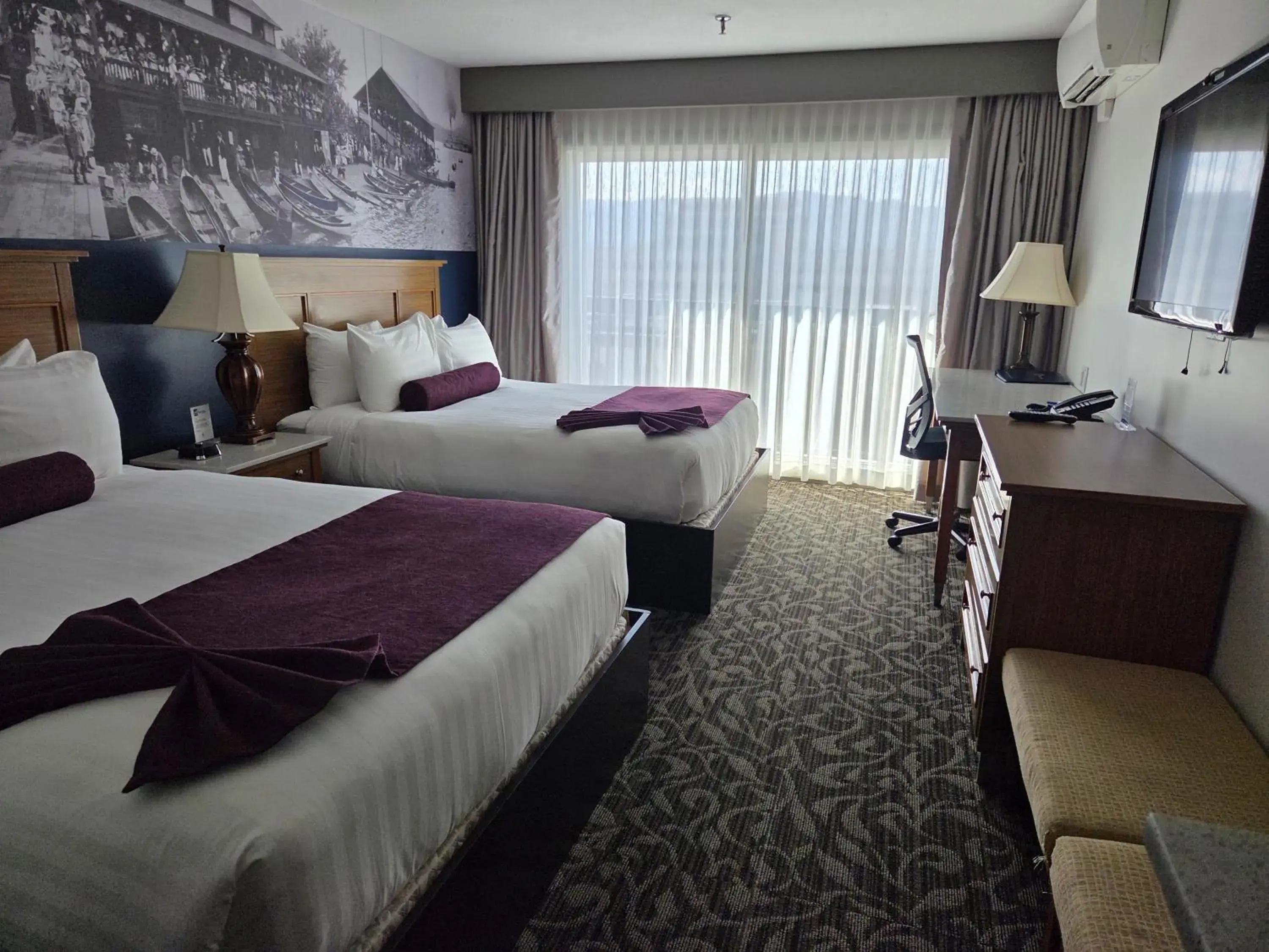 Queen Room with Two Queen Beds in The Royal Anne Hotel Queen Room with Two Queen Beds in The Royal Anne Hotel