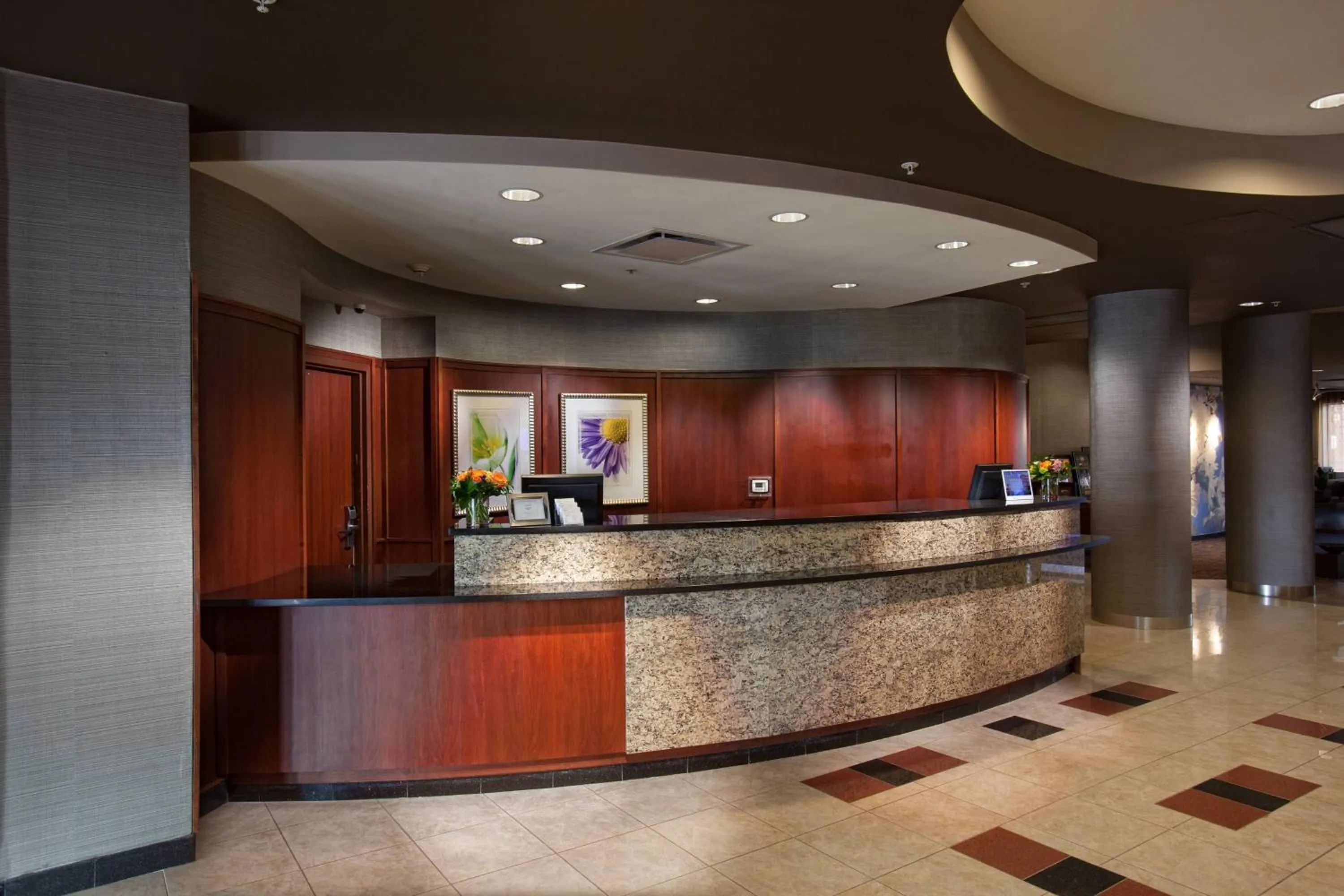 Lobby or reception in Courtyard by Marriott Fayetteville