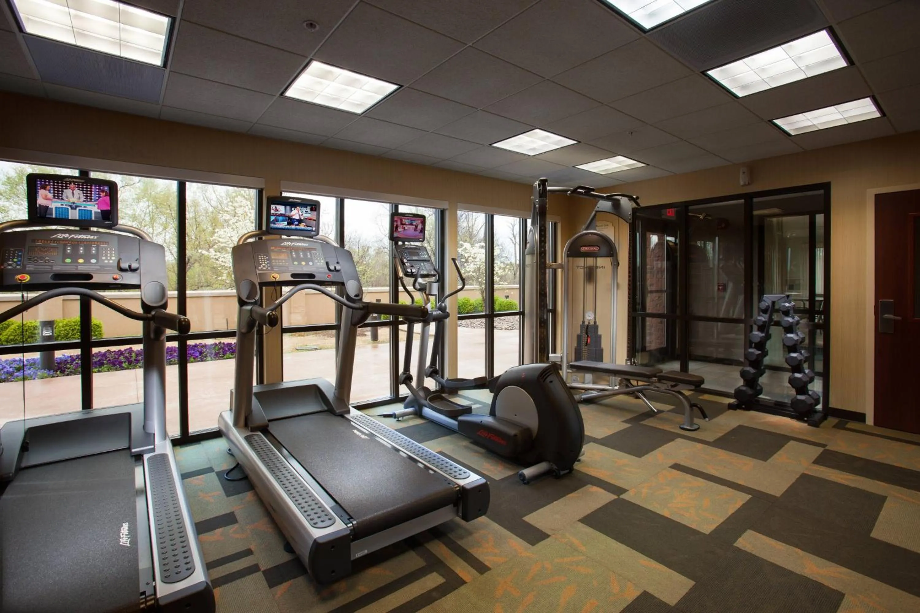 Fitness centre/facilities in Courtyard by Marriott Fayetteville