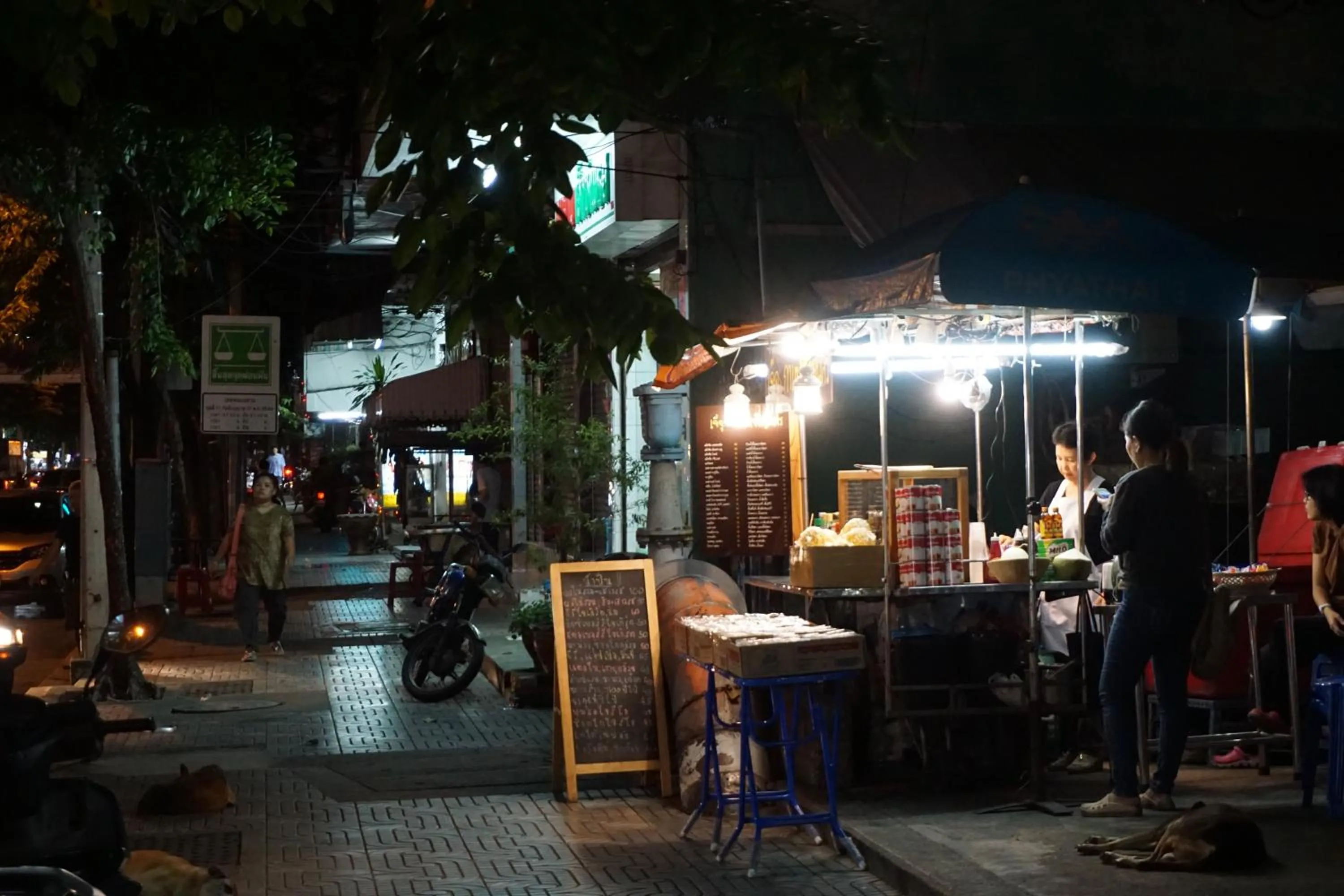 Restaurant/places to eat in PAMAhouse Boutique Hostel