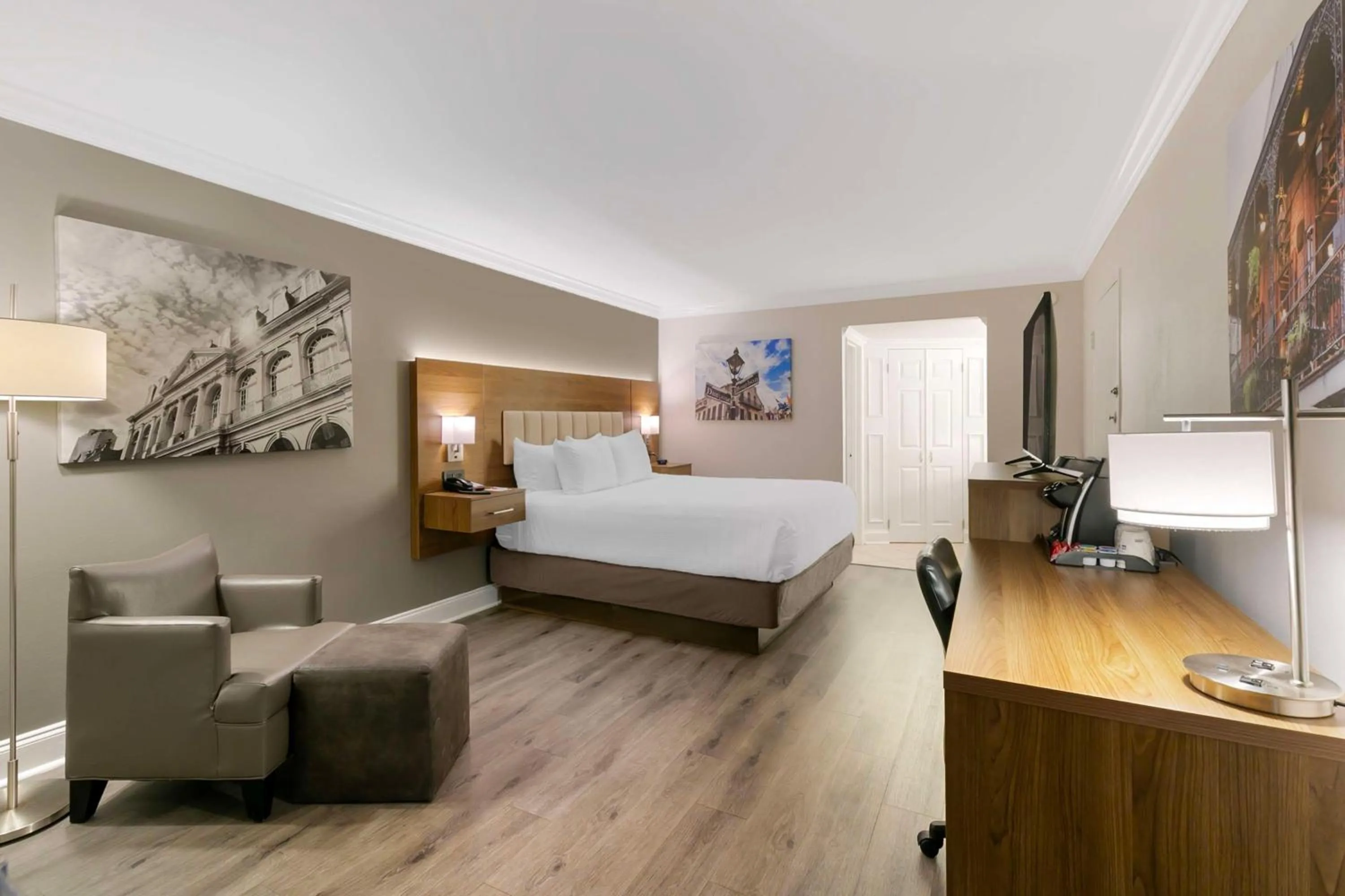 Bedroom, Bed in Best Western Plus Westbank