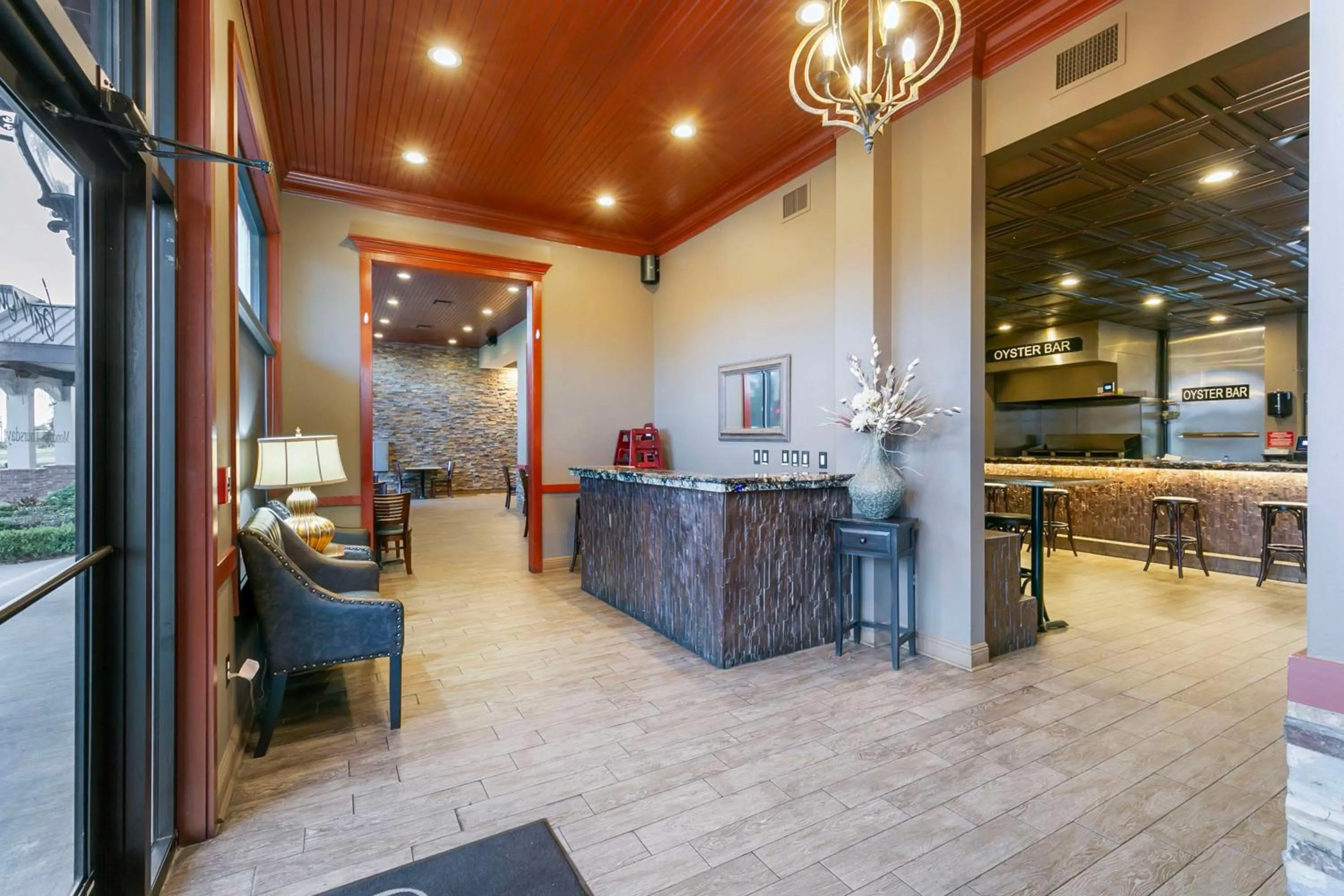 Restaurant/places to eat in Best Western Plus Westbank