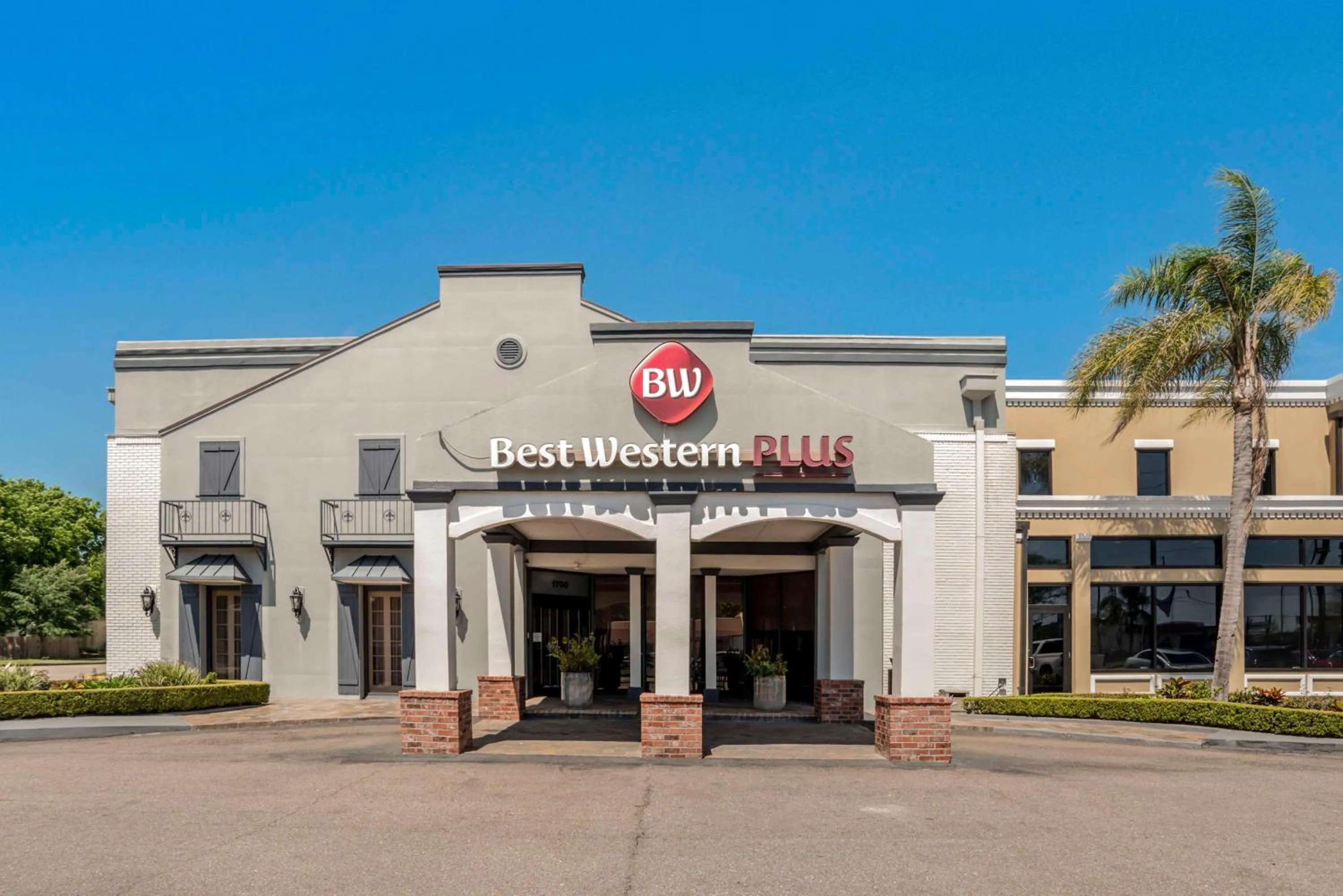Property building in Best Western Plus Westbank