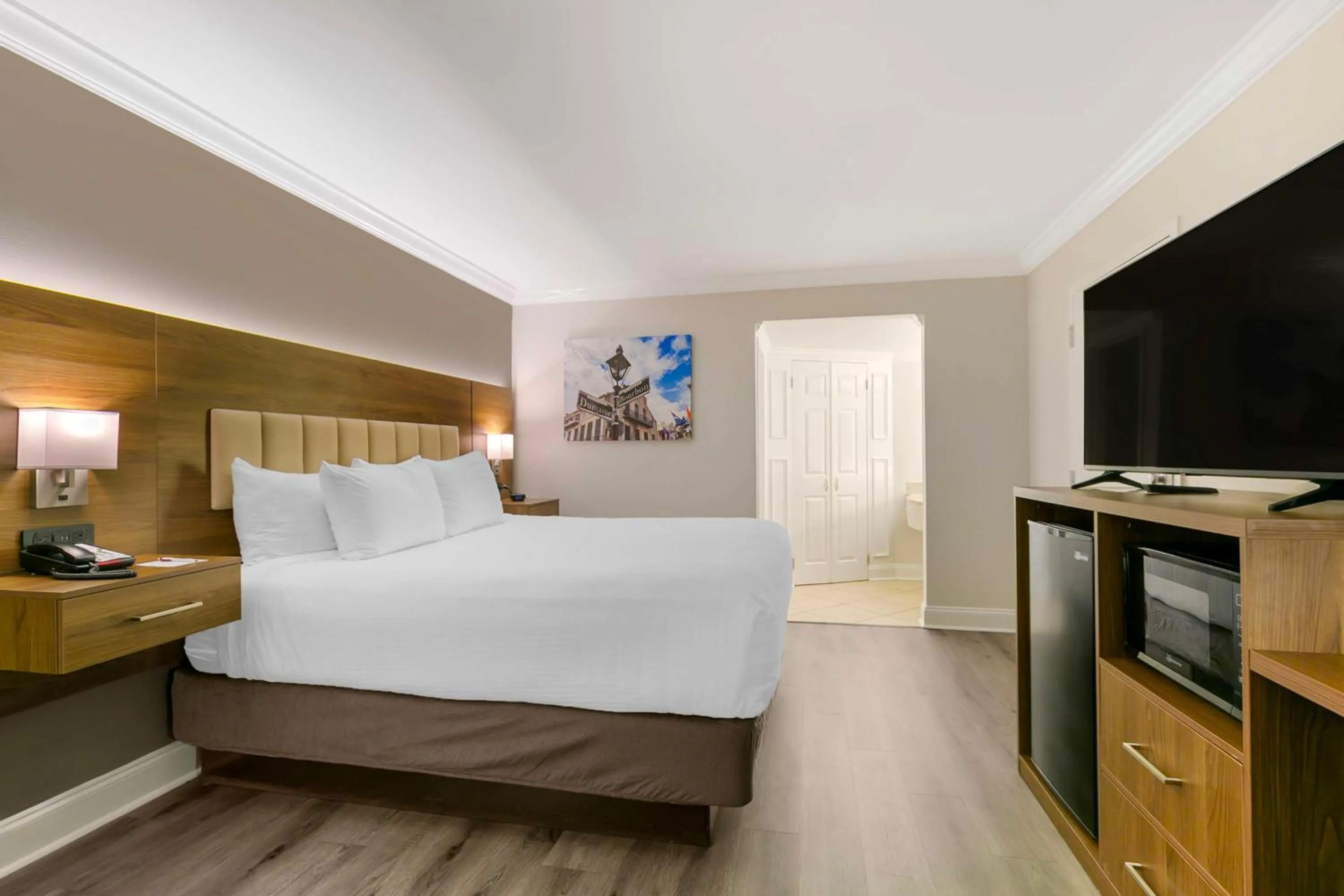 Bedroom, Bed in Best Western Plus Westbank