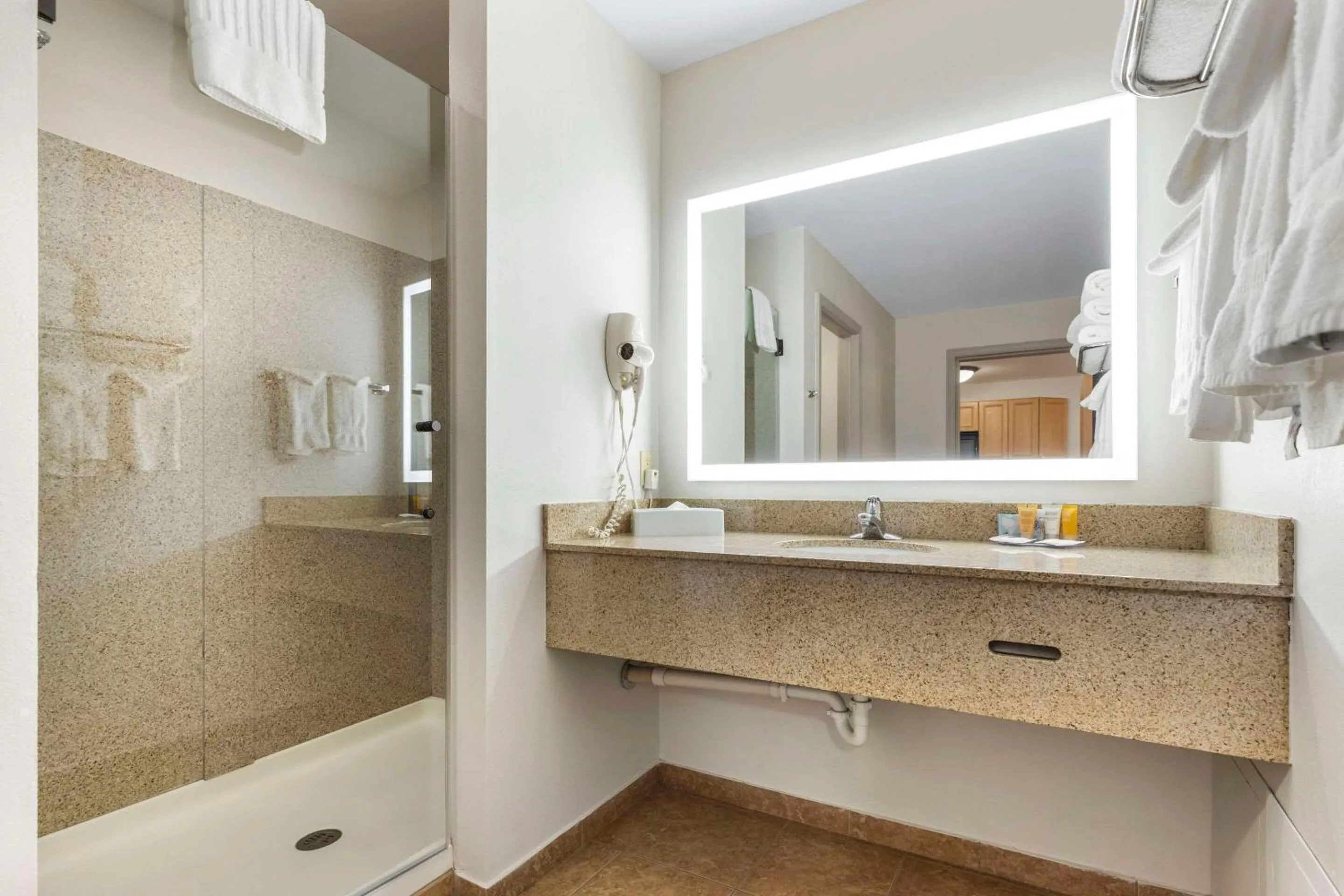 Bedroom in Comfort Inn & Suites Glenwood Springs On The River