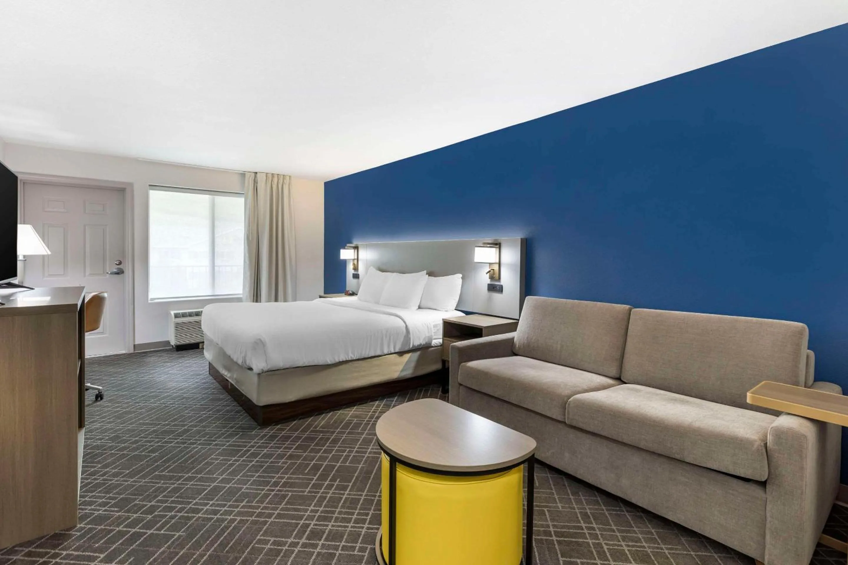 Bedroom, Bed in Comfort Inn & Suites Glenwood Springs On The River