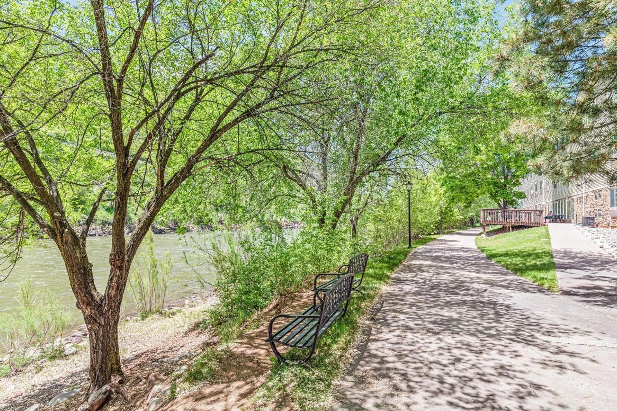 Swimming pool in Quality Inn & Suites On The River
