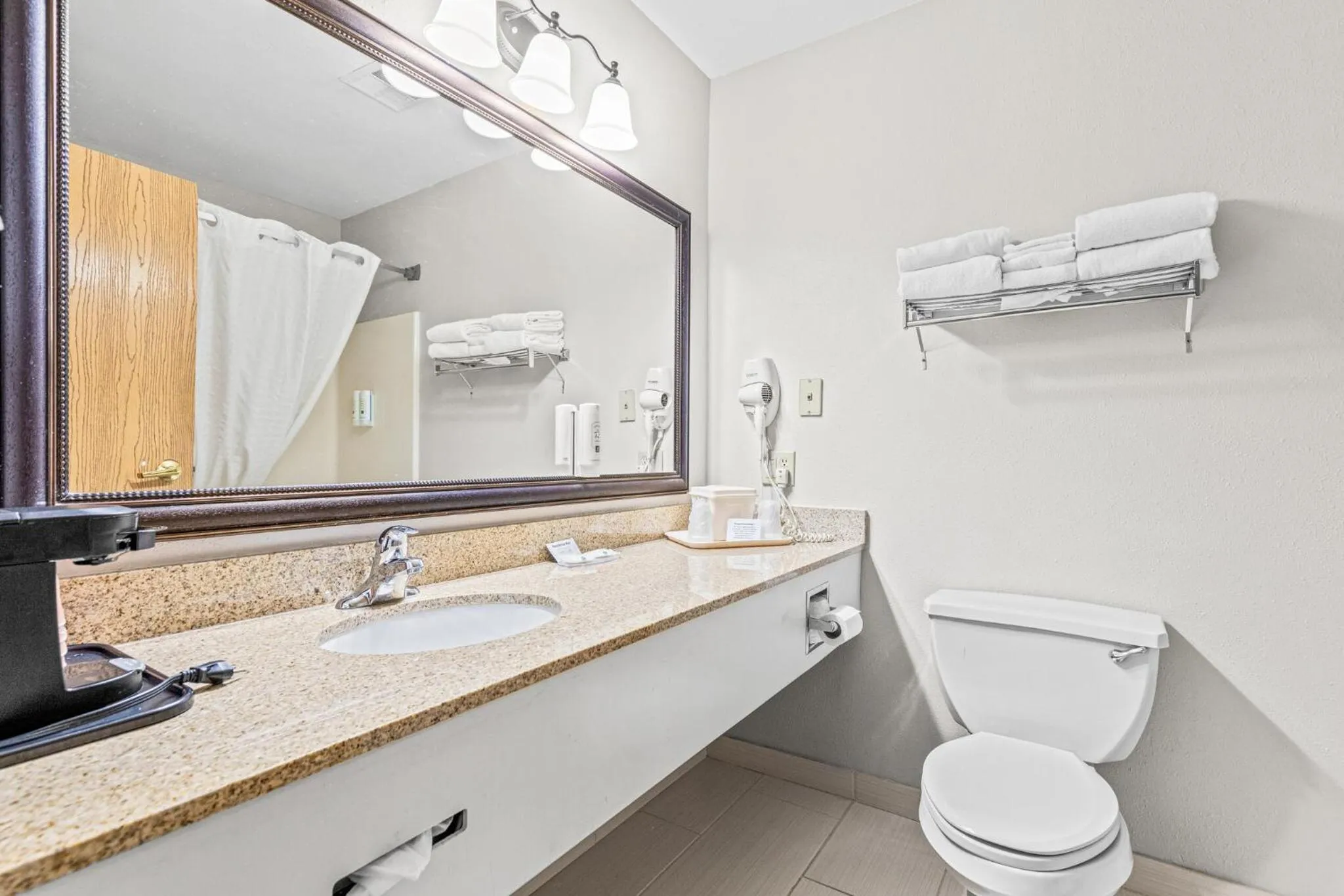 Bathroom in Quality Inn & Suites On The River