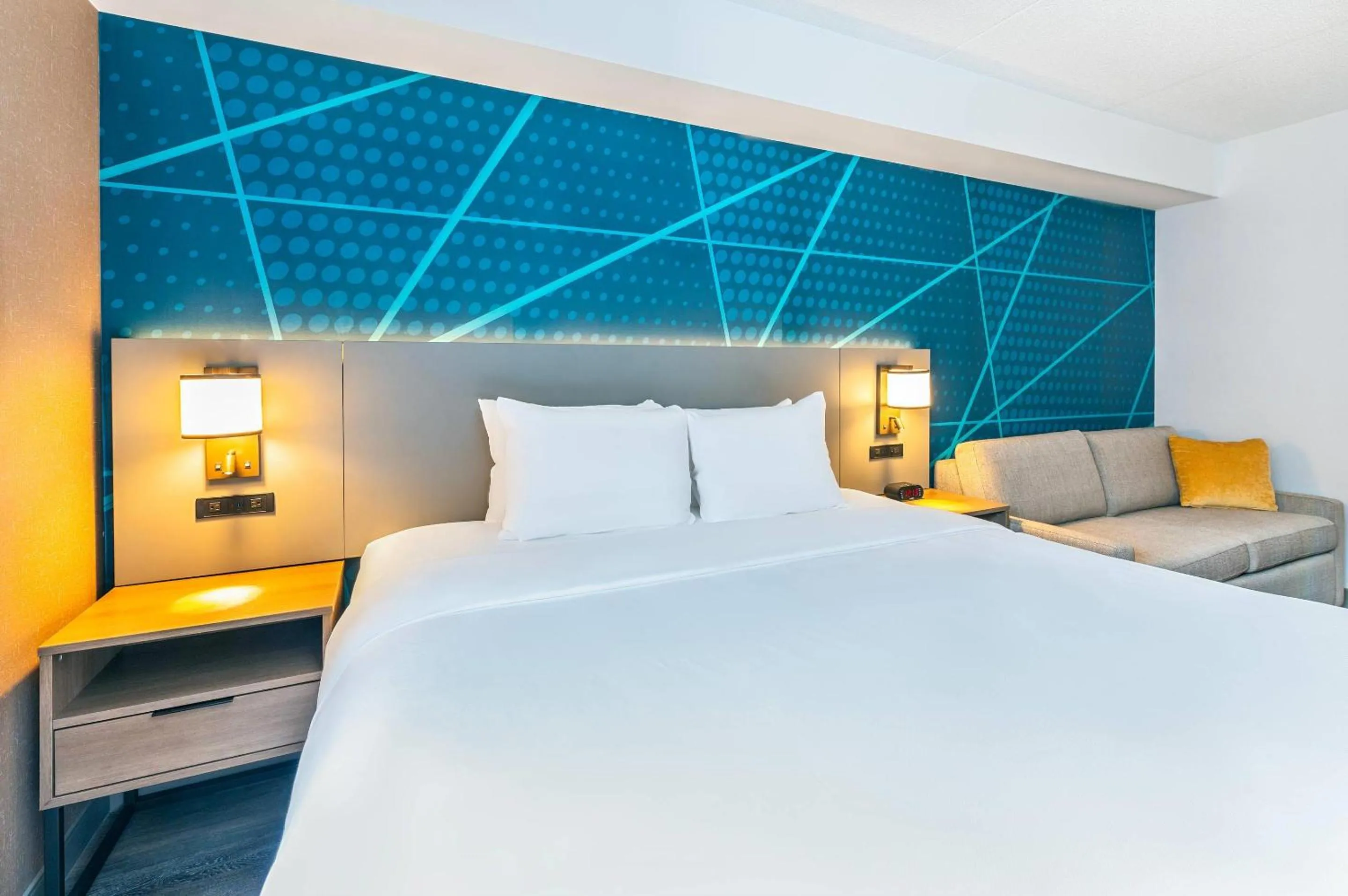 Bedroom, Bed in Comfort Suites