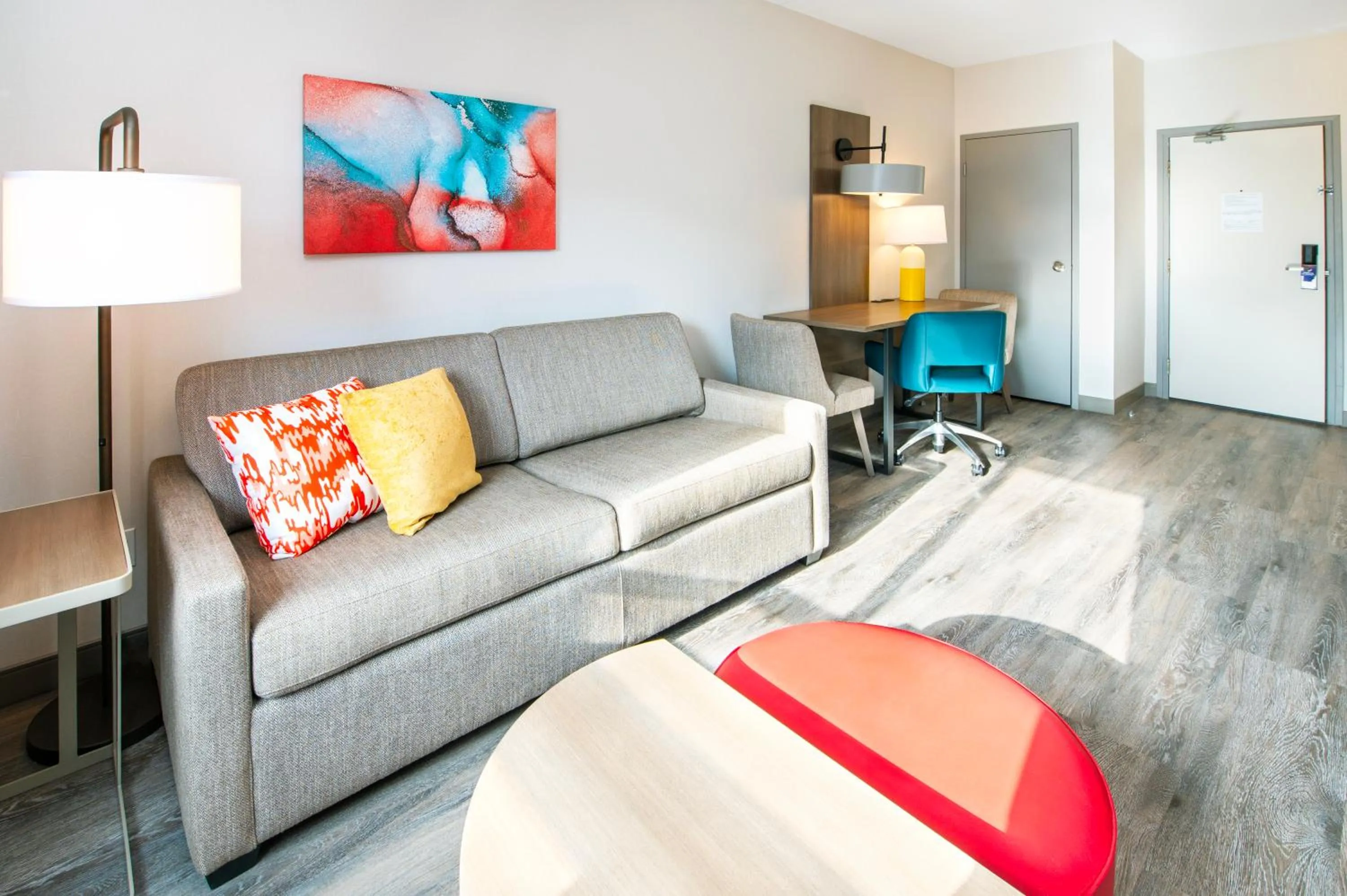 Seating area in Comfort Suites