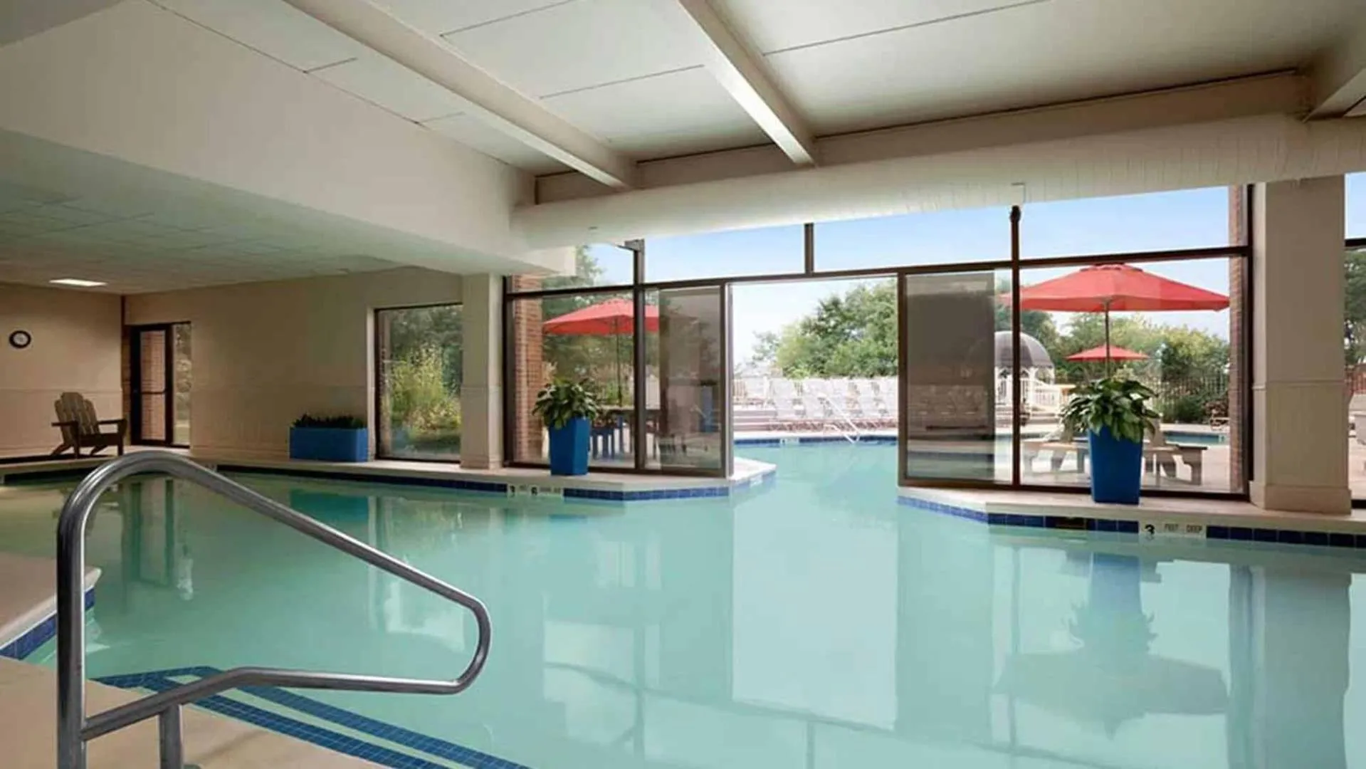 Swimming pool in Woodcliff Hotel and Spa