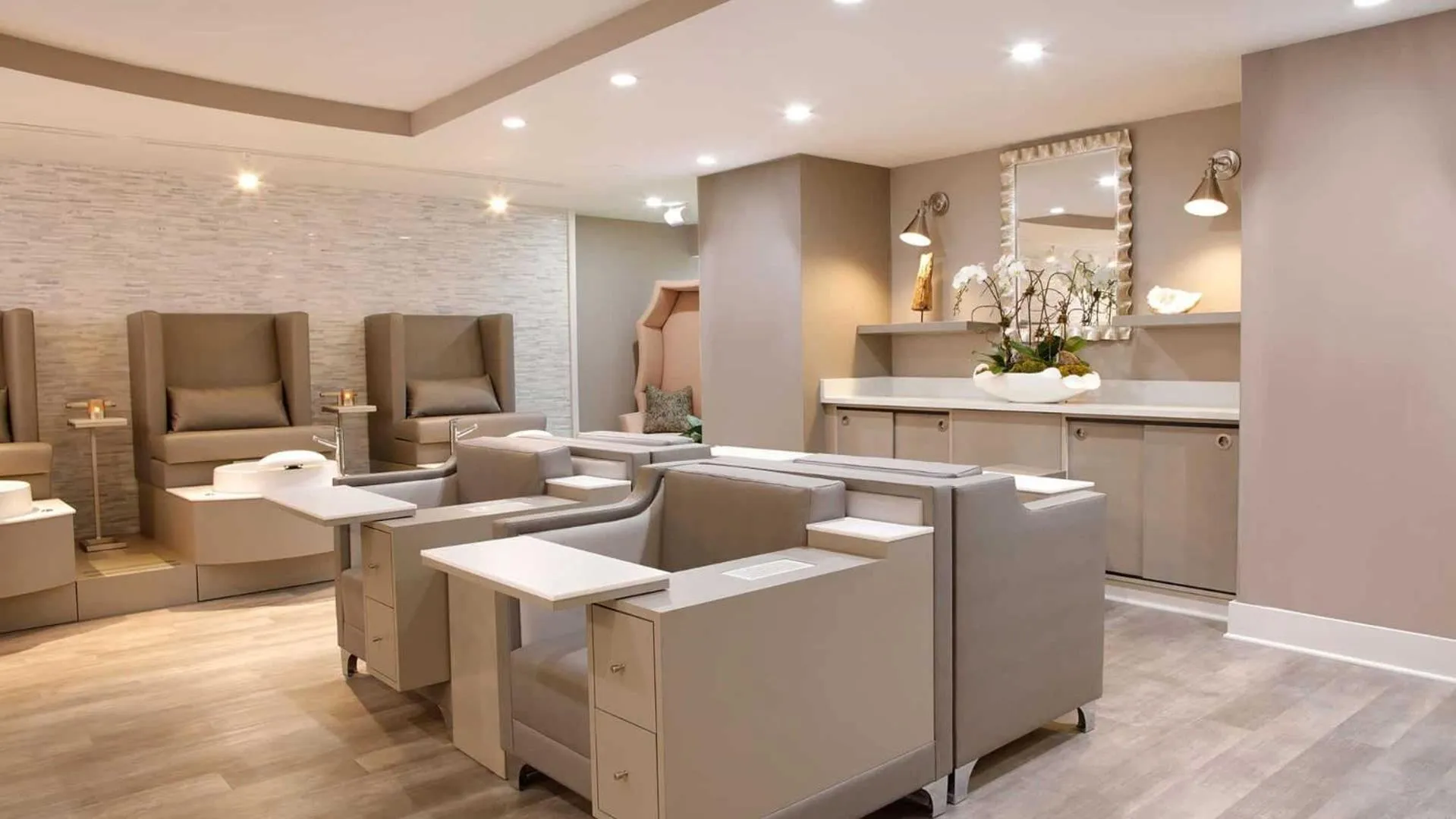 Spa and wellness centre/facilities in Woodcliff Hotel and Spa