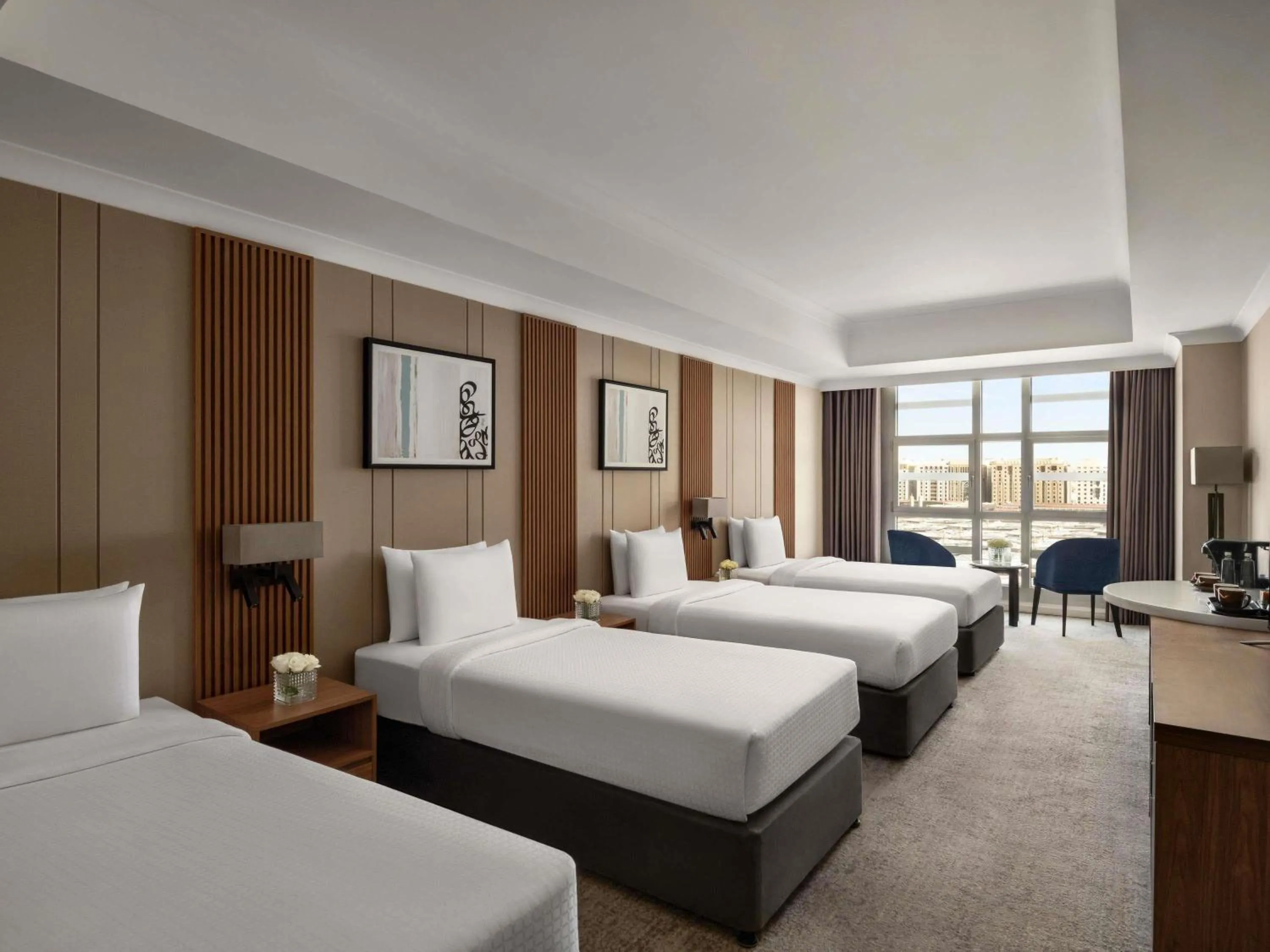 Bedroom, Bed in Anwar Al Madinah Mövenpick