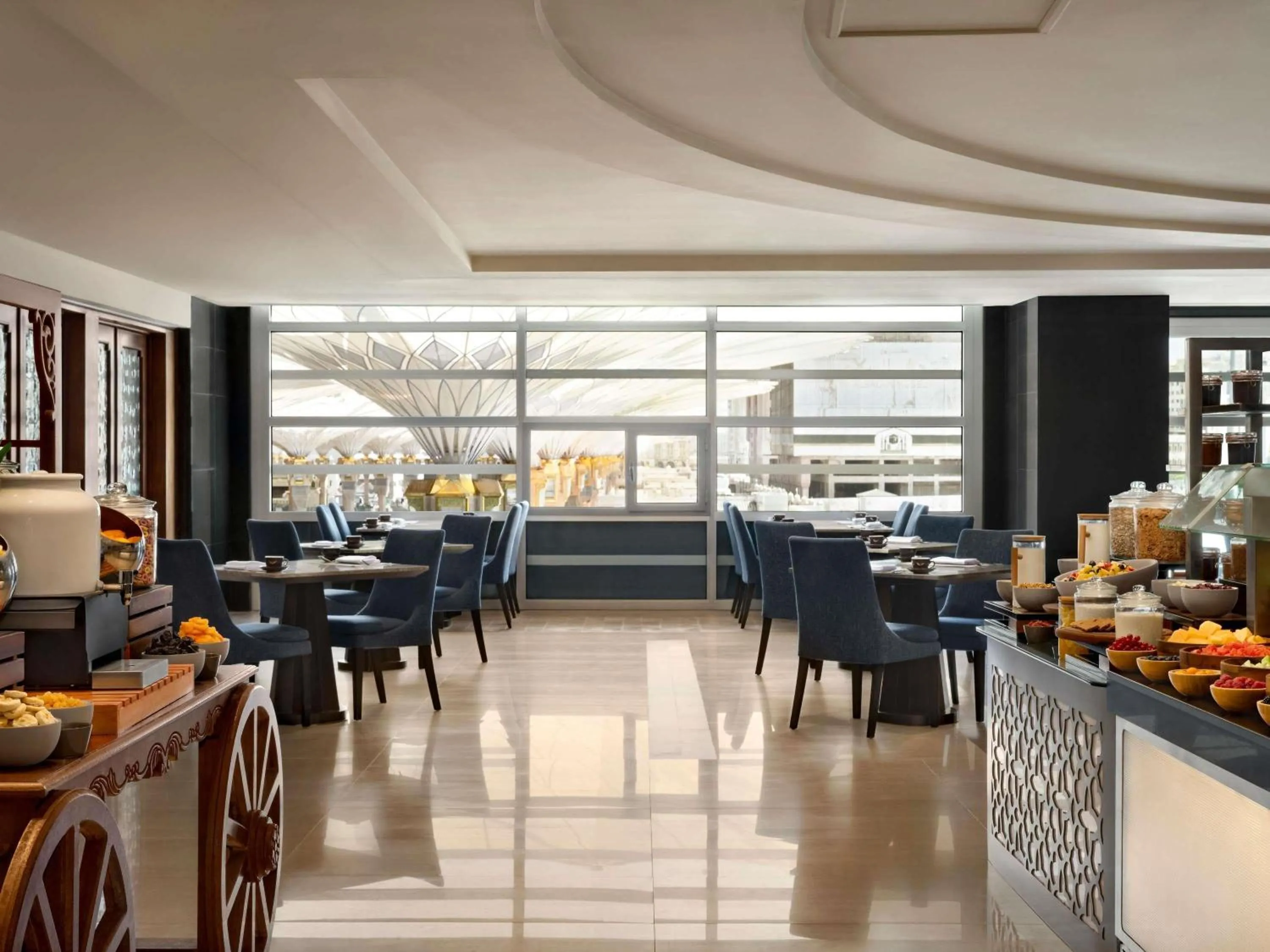 Breakfast in Anwar Al Madinah Mövenpick