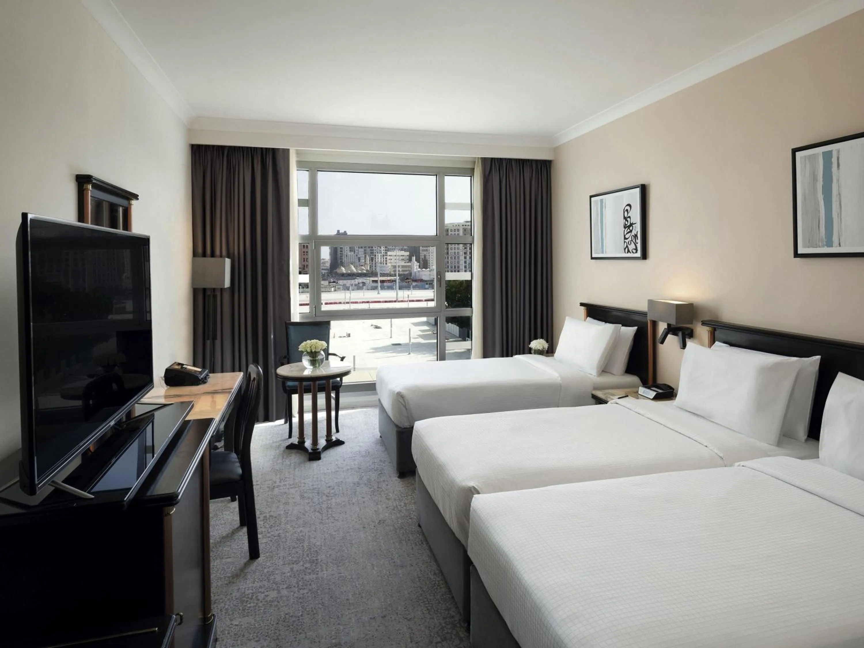 Bedroom, Bed in Anwar Al Madinah Mövenpick