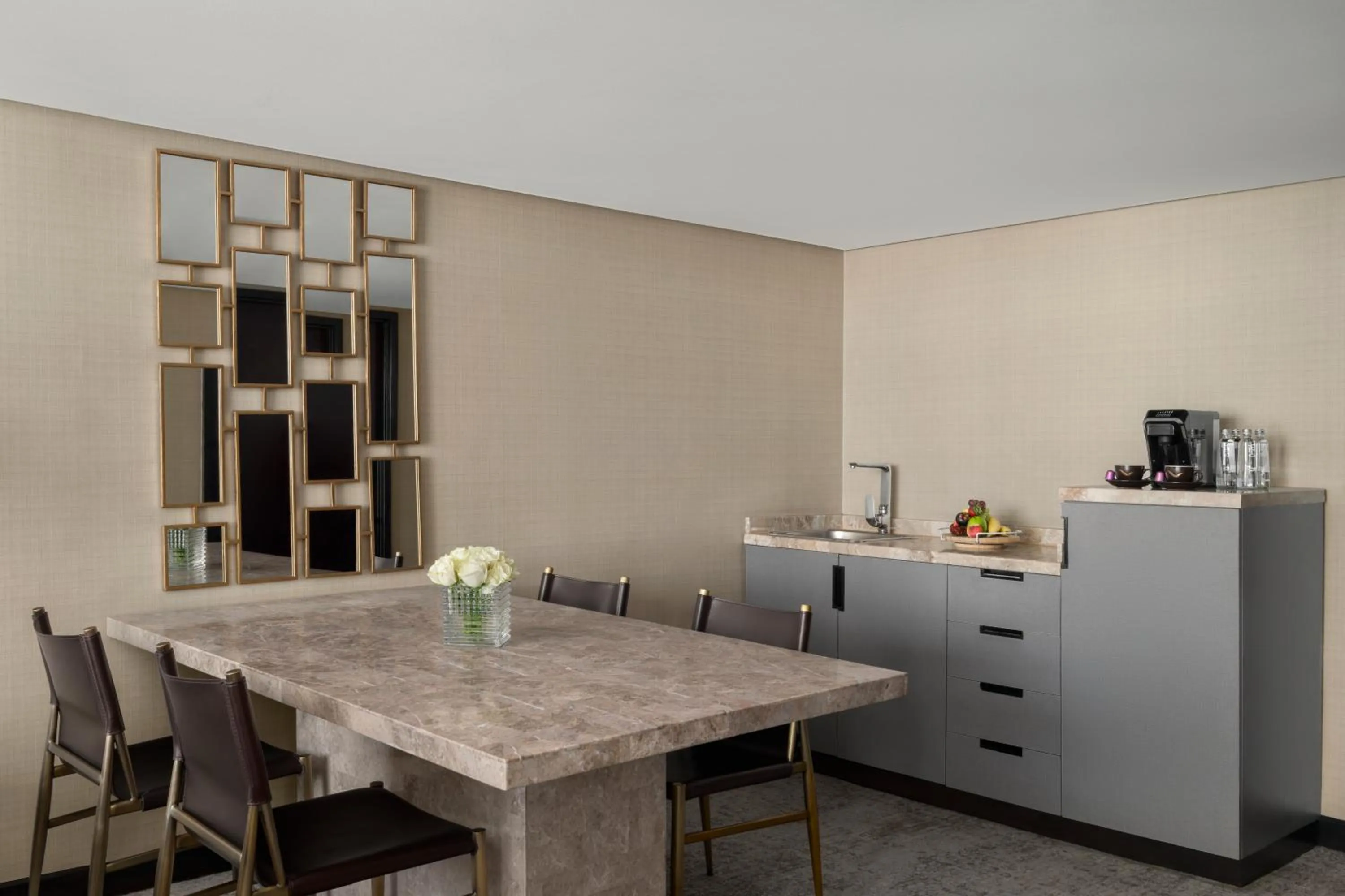 Coffee/tea facilities in Anwar Al Madinah Mövenpick