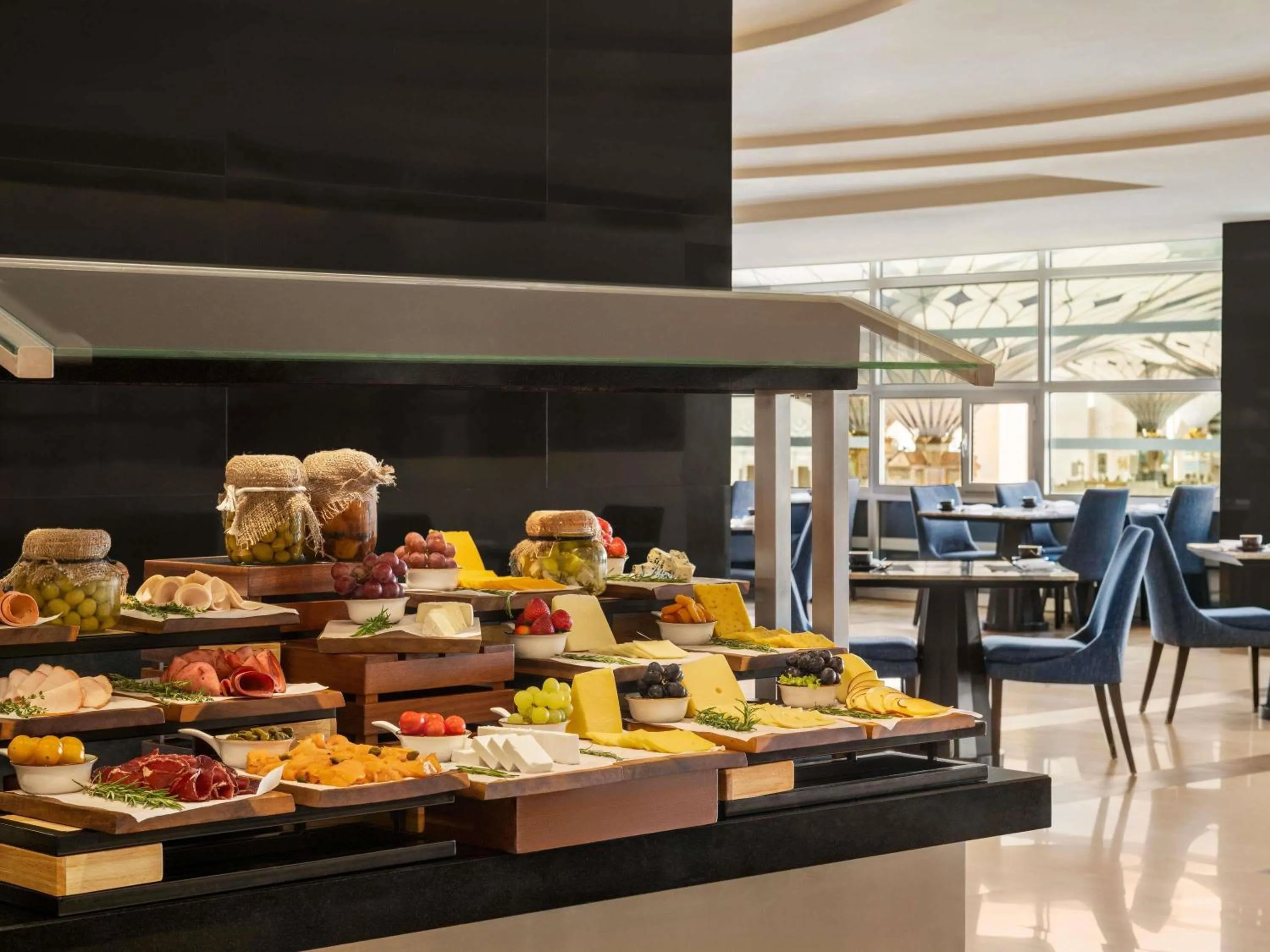 Restaurant/places to eat in Anwar Al Madinah Mövenpick