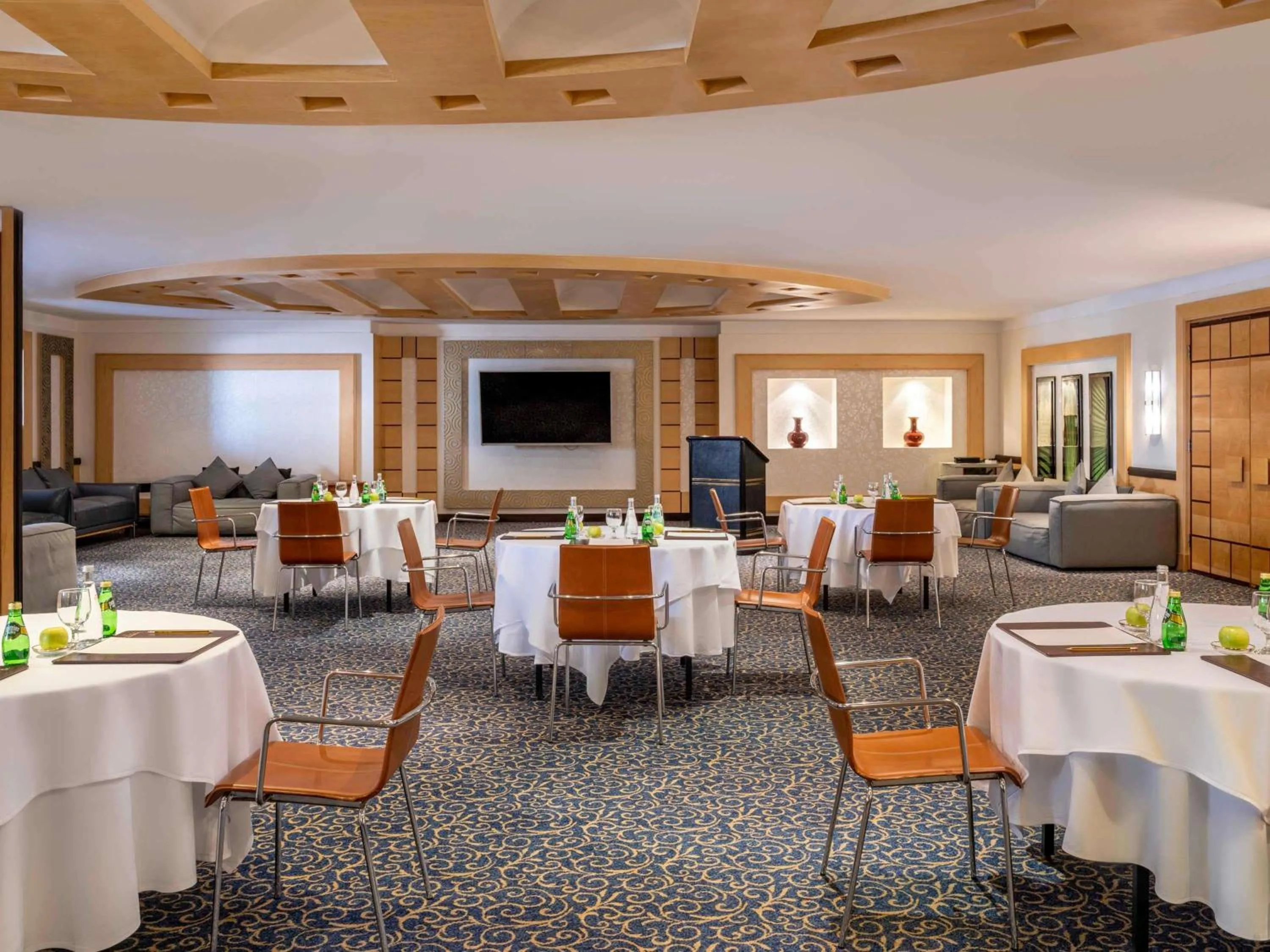 Meeting/conference room in Anwar Al Madinah Mövenpick