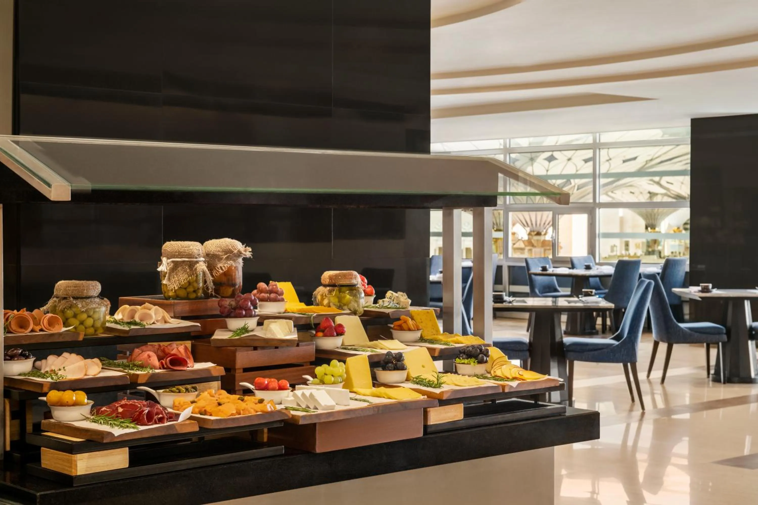 Restaurant/places to eat in Anwar Al Madinah Mövenpick