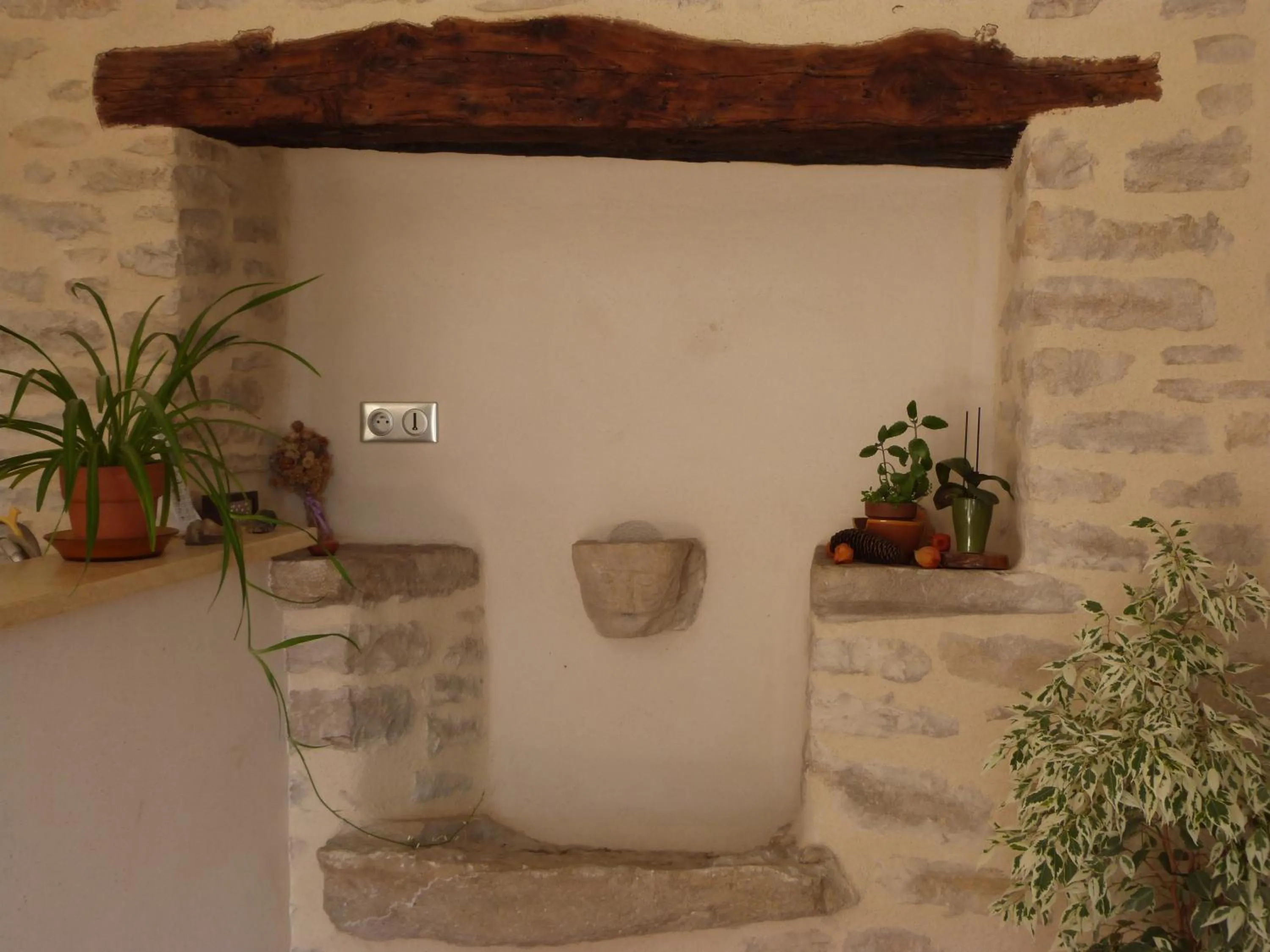 Decorative detail in La Reine des prés Chambres d'Hôtes