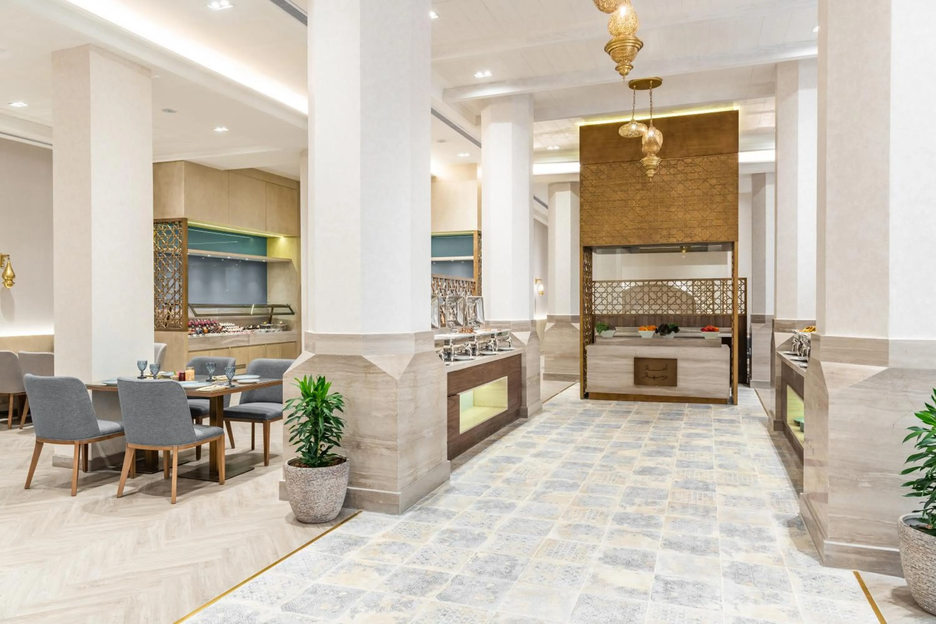 Restaurant/places to eat in Makarem Ajyad Makkah Hotel