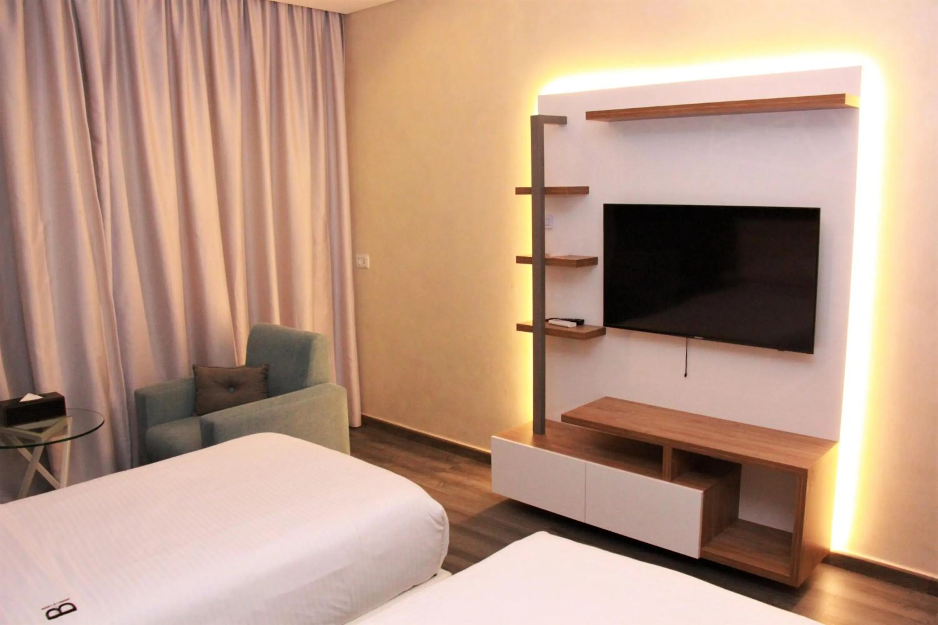 TV and multimedia, Bed in Beverly Hotel Beirut