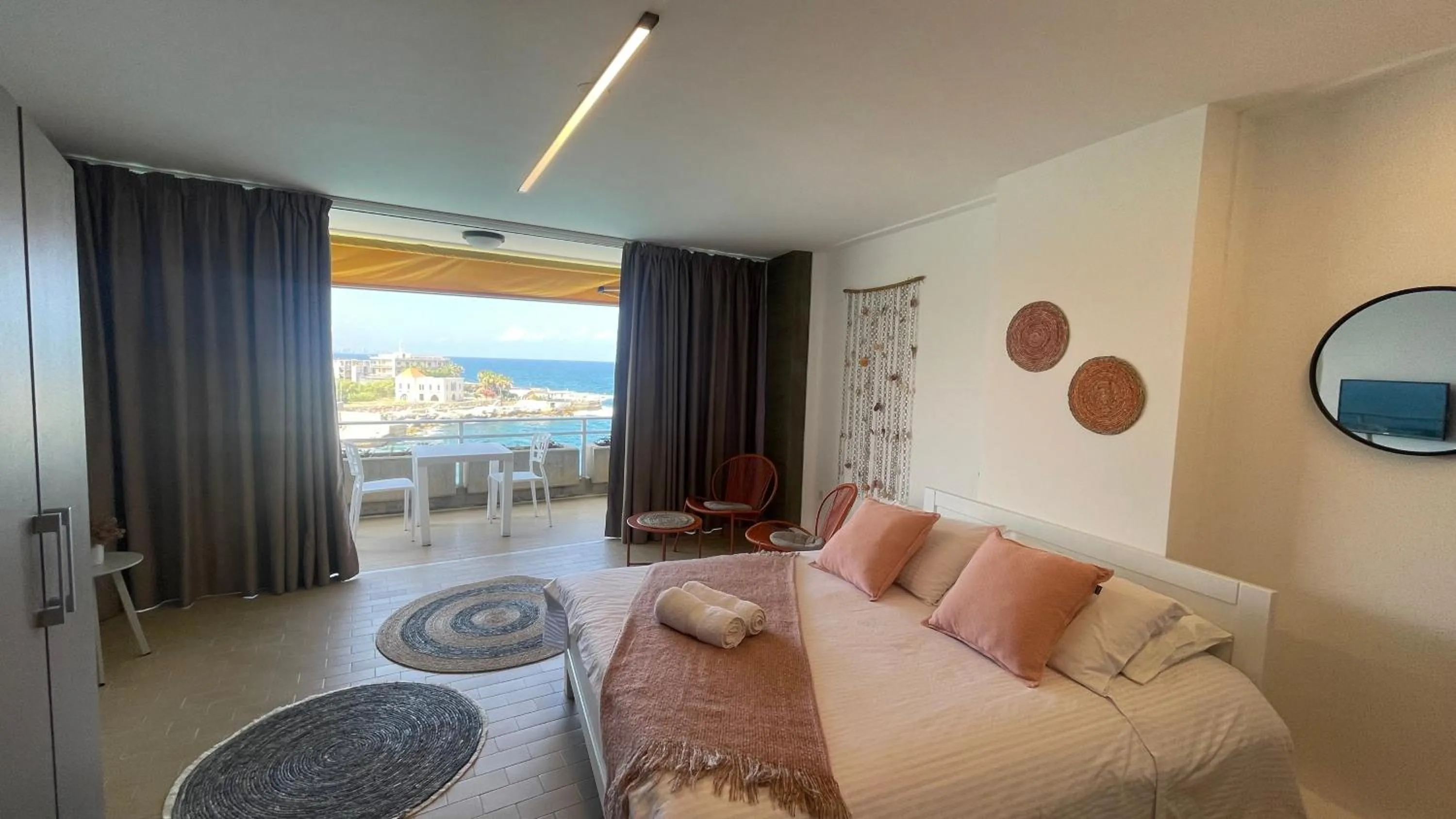 Balcony/Terrace, Bed in St Paul Resort