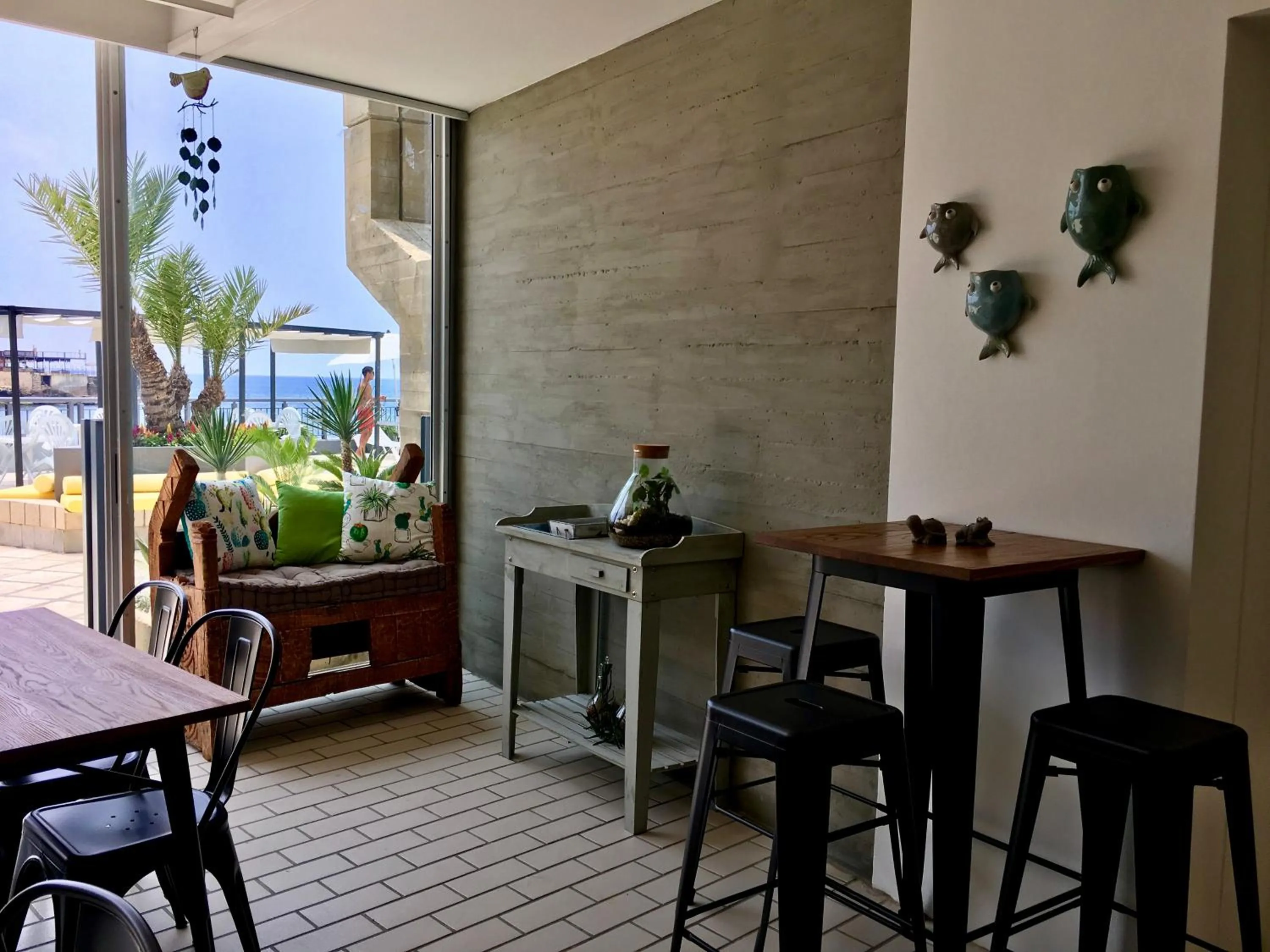 Restaurant/places to eat in St Paul Resort