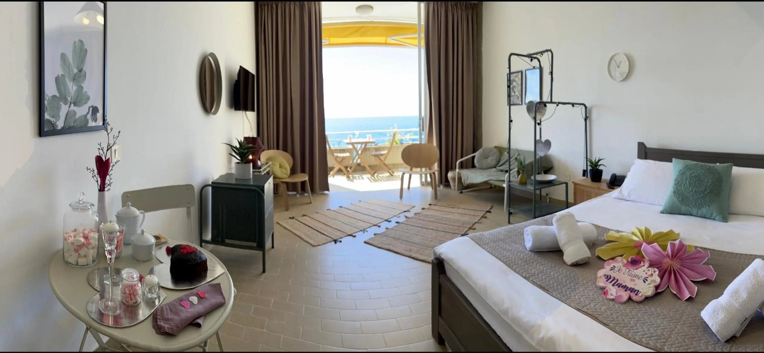 Photo of the whole room, Bed in St Paul Resort