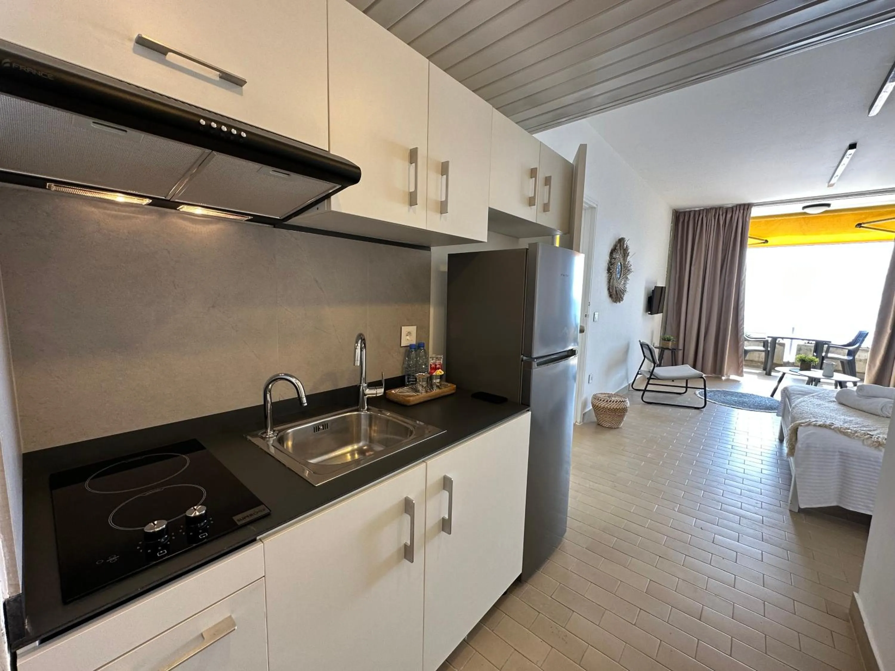 Kitchen or kitchenette in St Paul Resort
