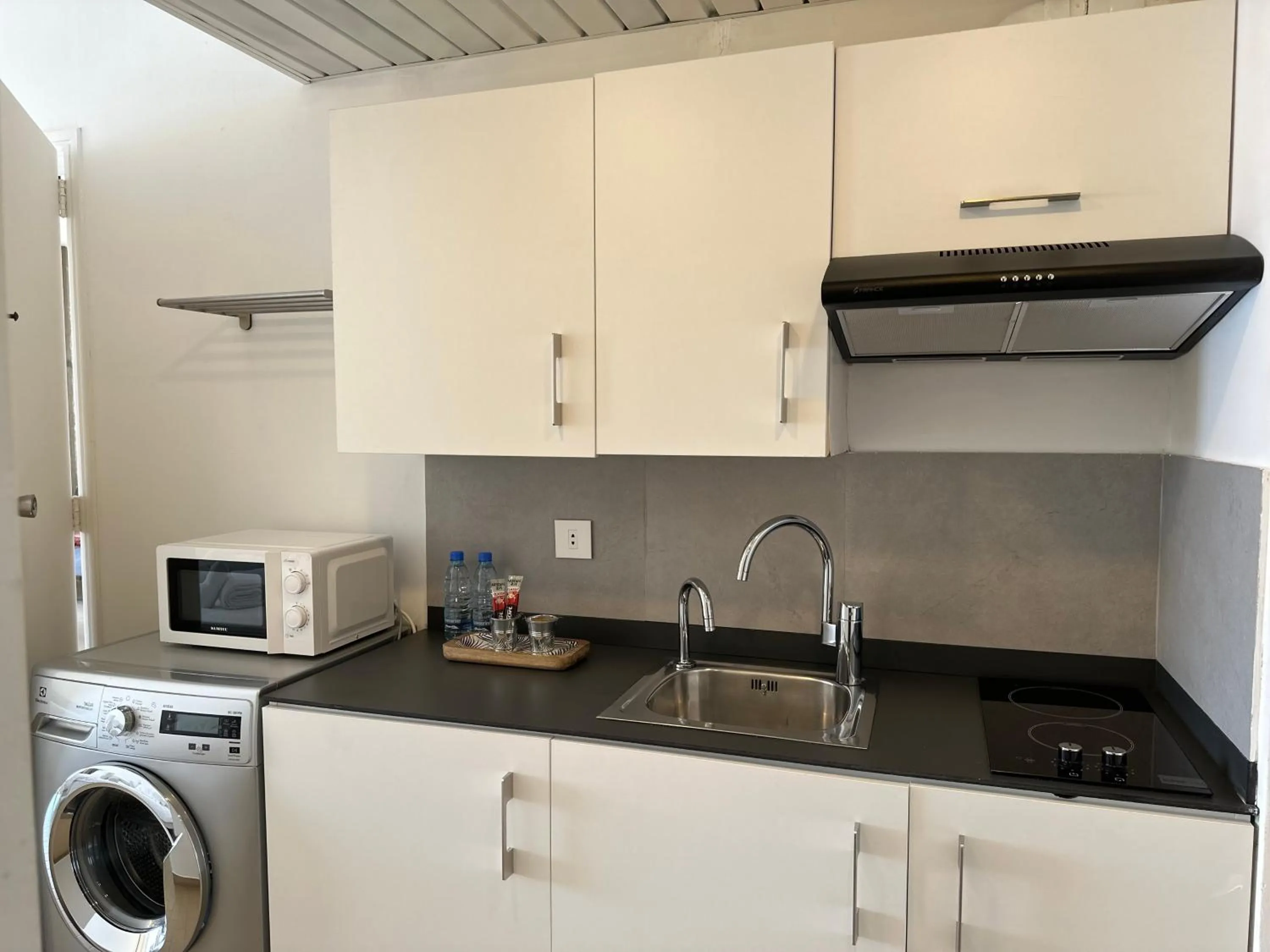 Kitchen or kitchenette in St Paul Resort