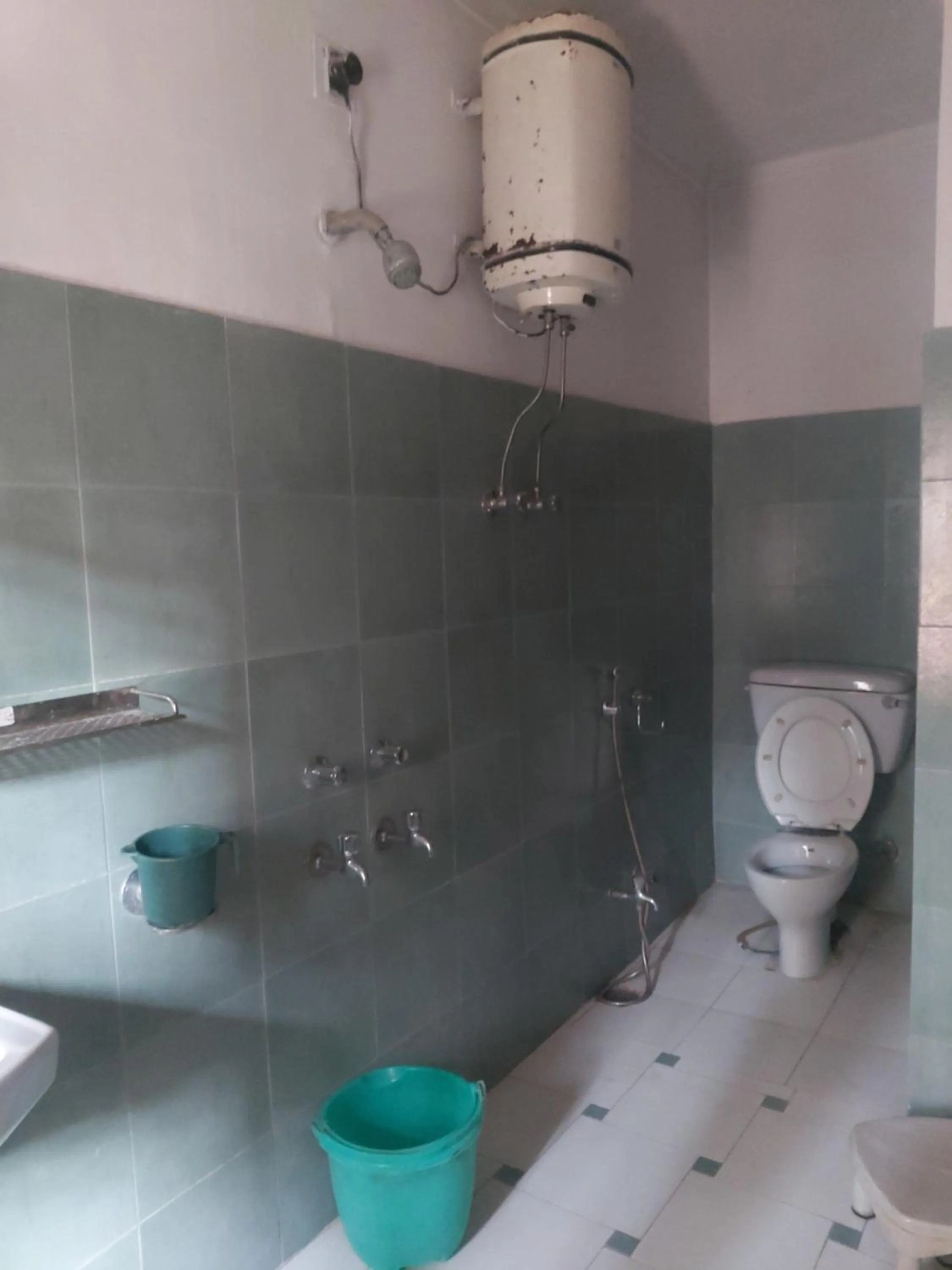 Bathroom in Hotel Vijay laxmi