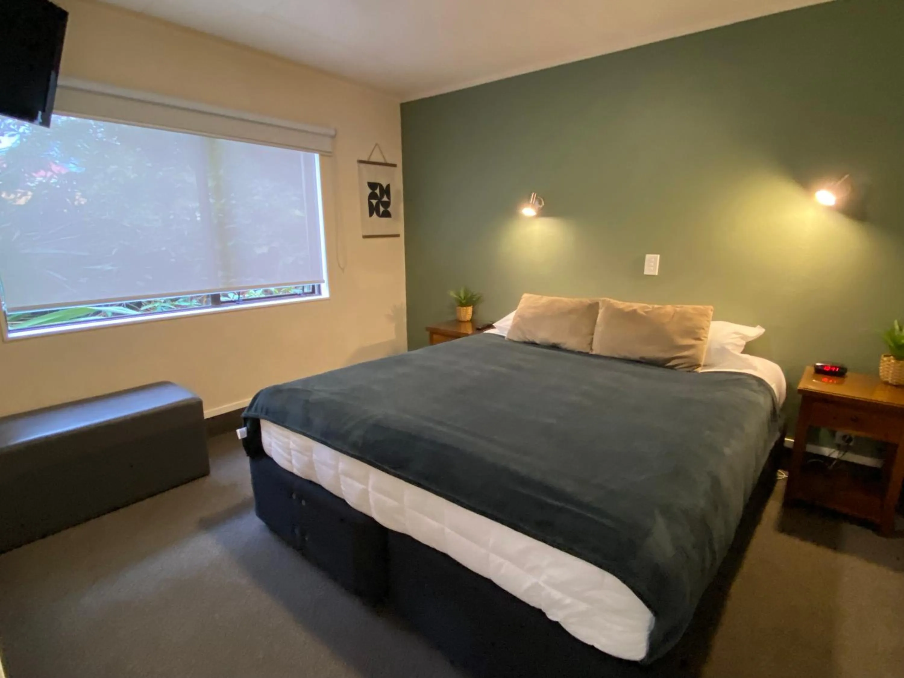 Bed in Commodore Motel