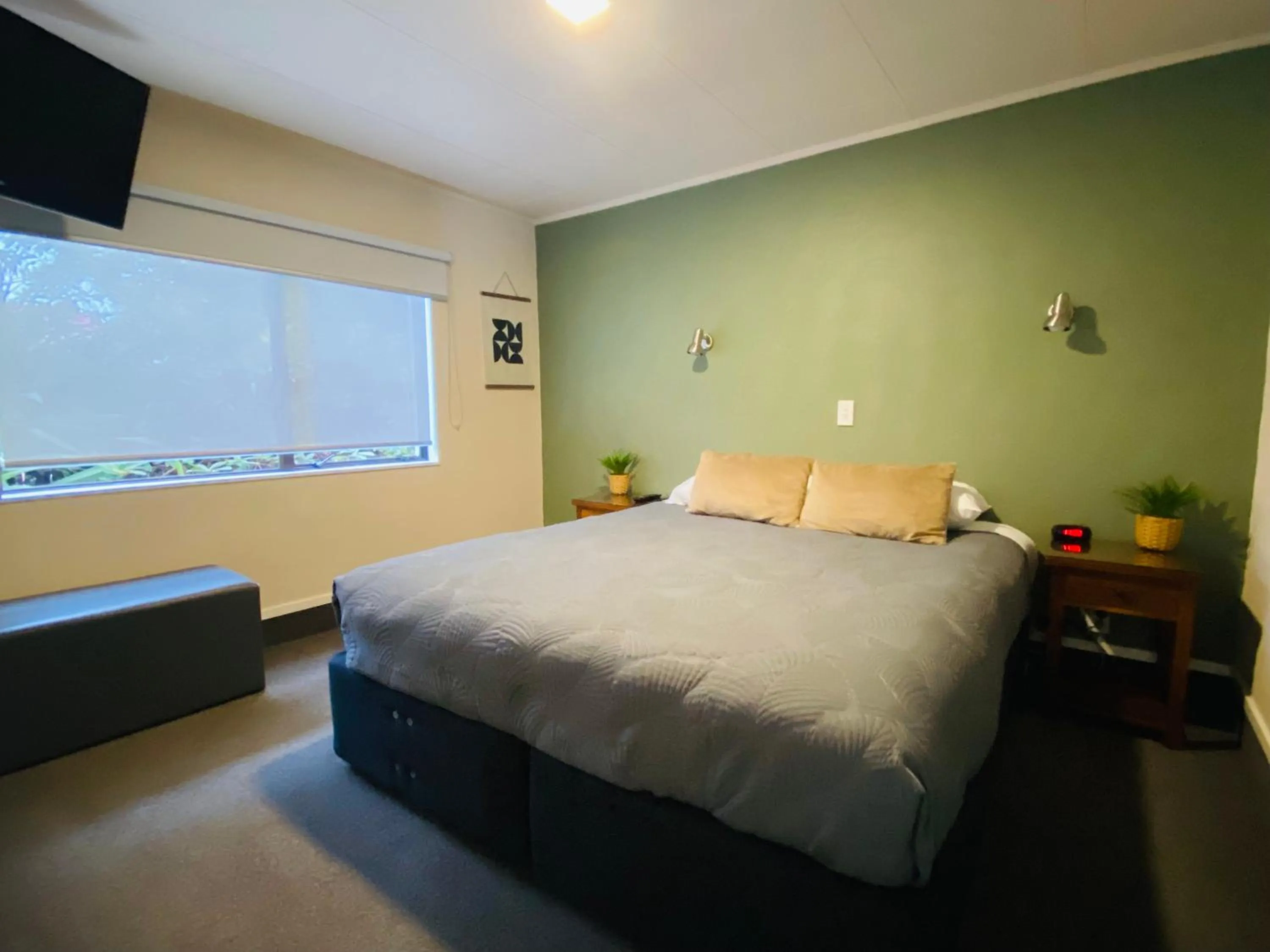 Bed in Commodore Motel