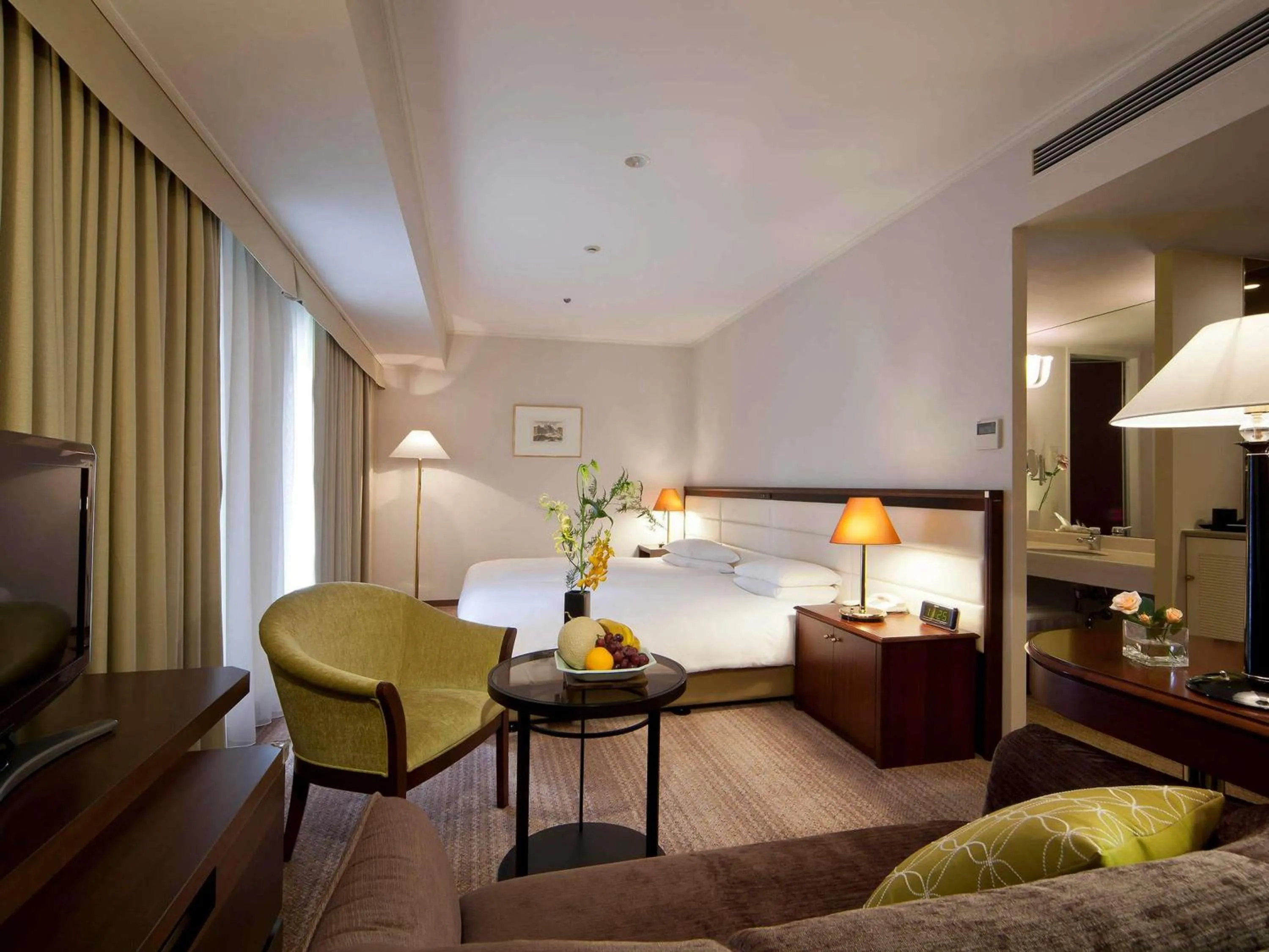 Bedroom in The Cypress Mercure Hotel Nagoya