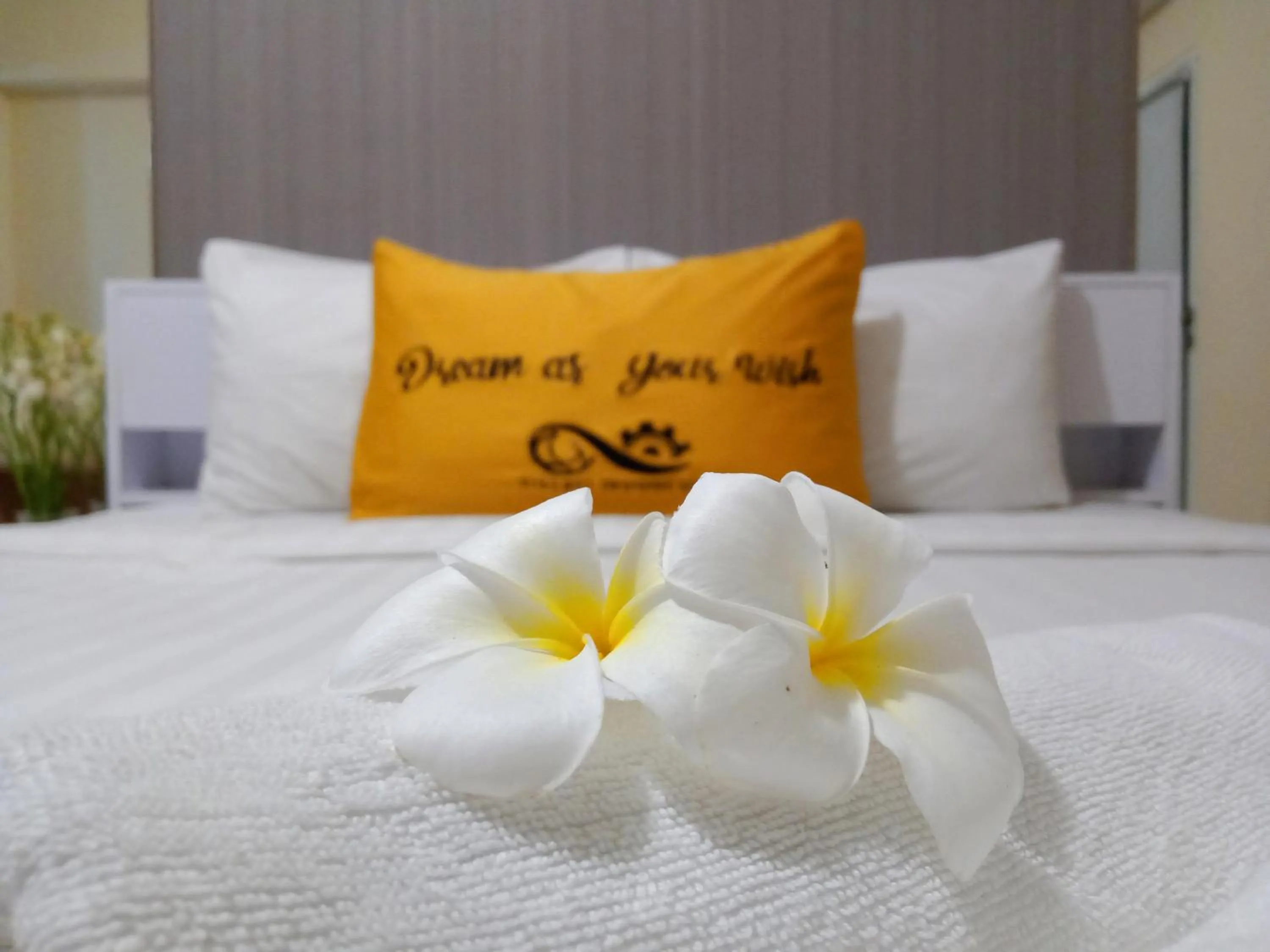 Bed in Candiland Apartment by Sinergi