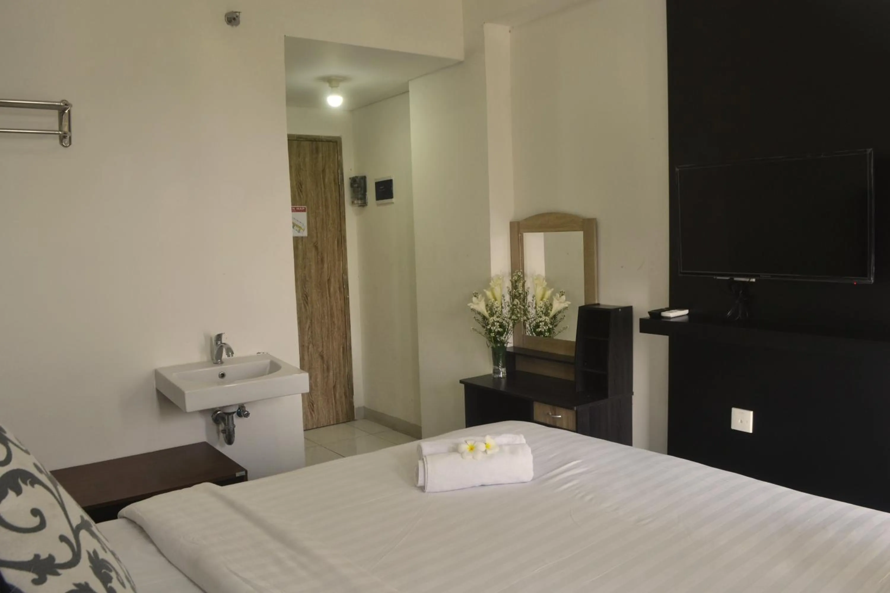 Bedroom in Candiland Apartment by Sinergi