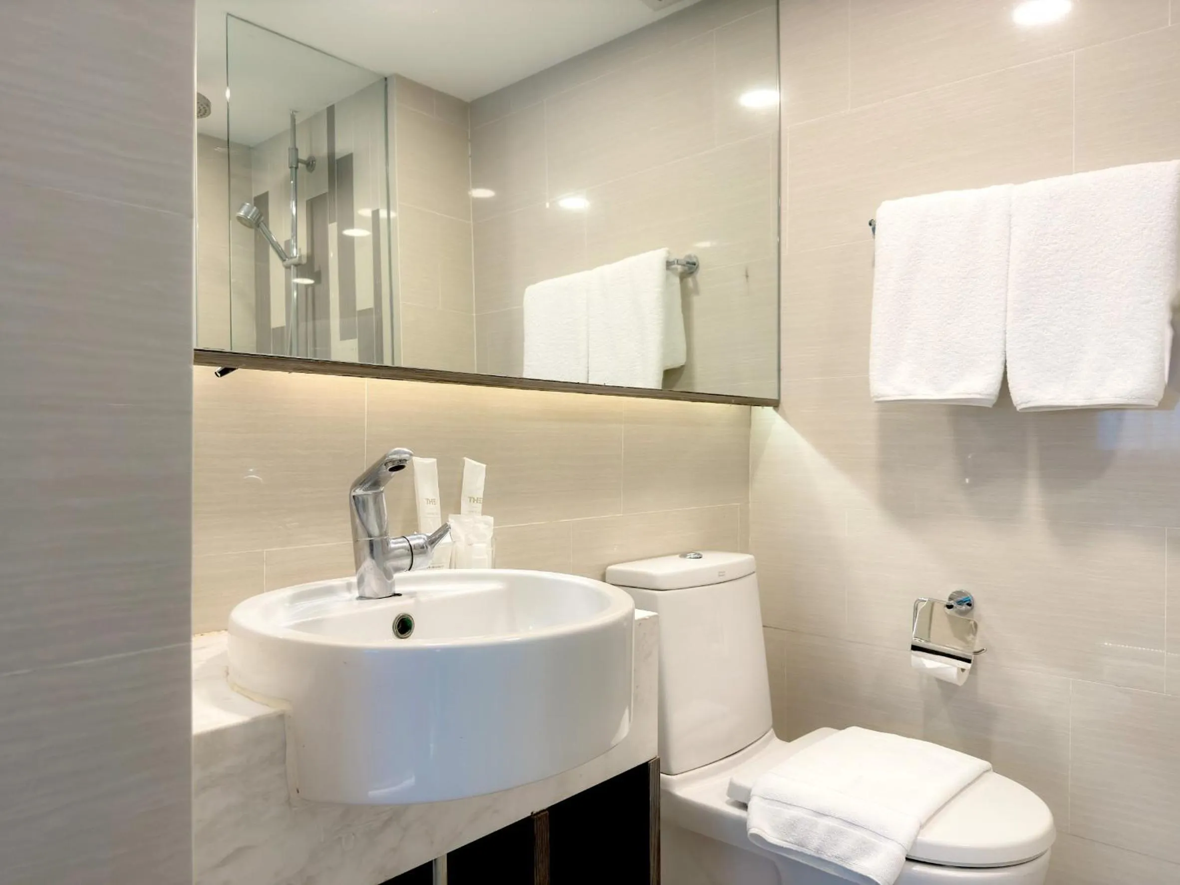 Toilet in Ramada Sukhumvit Soi Eleven