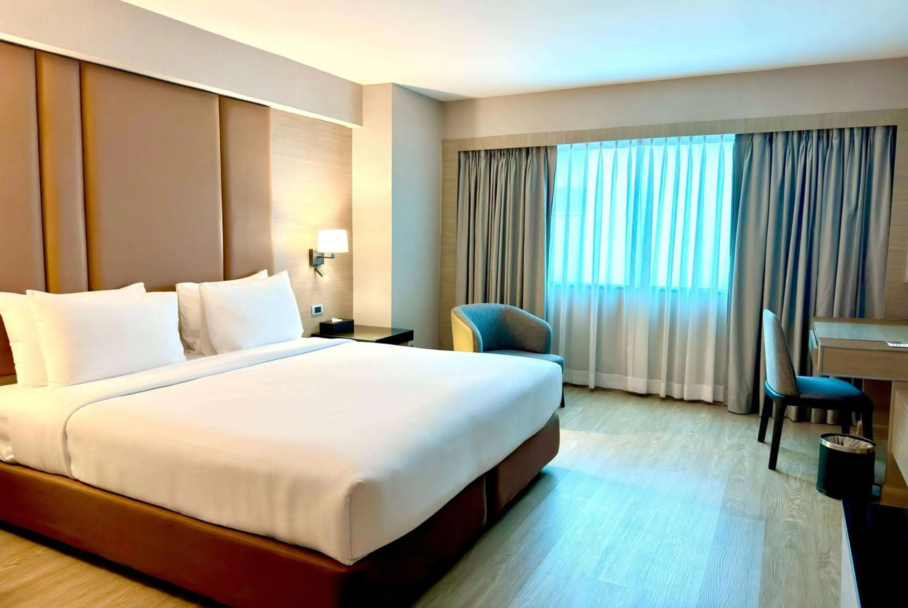 Photo of the whole room, Bed in Ramada Sukhumvit Soi Eleven
