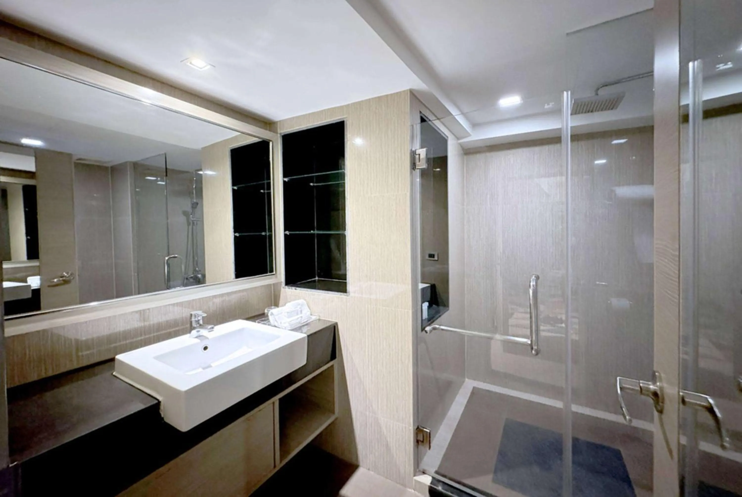 Bathroom in Ramada Sukhumvit Soi Eleven