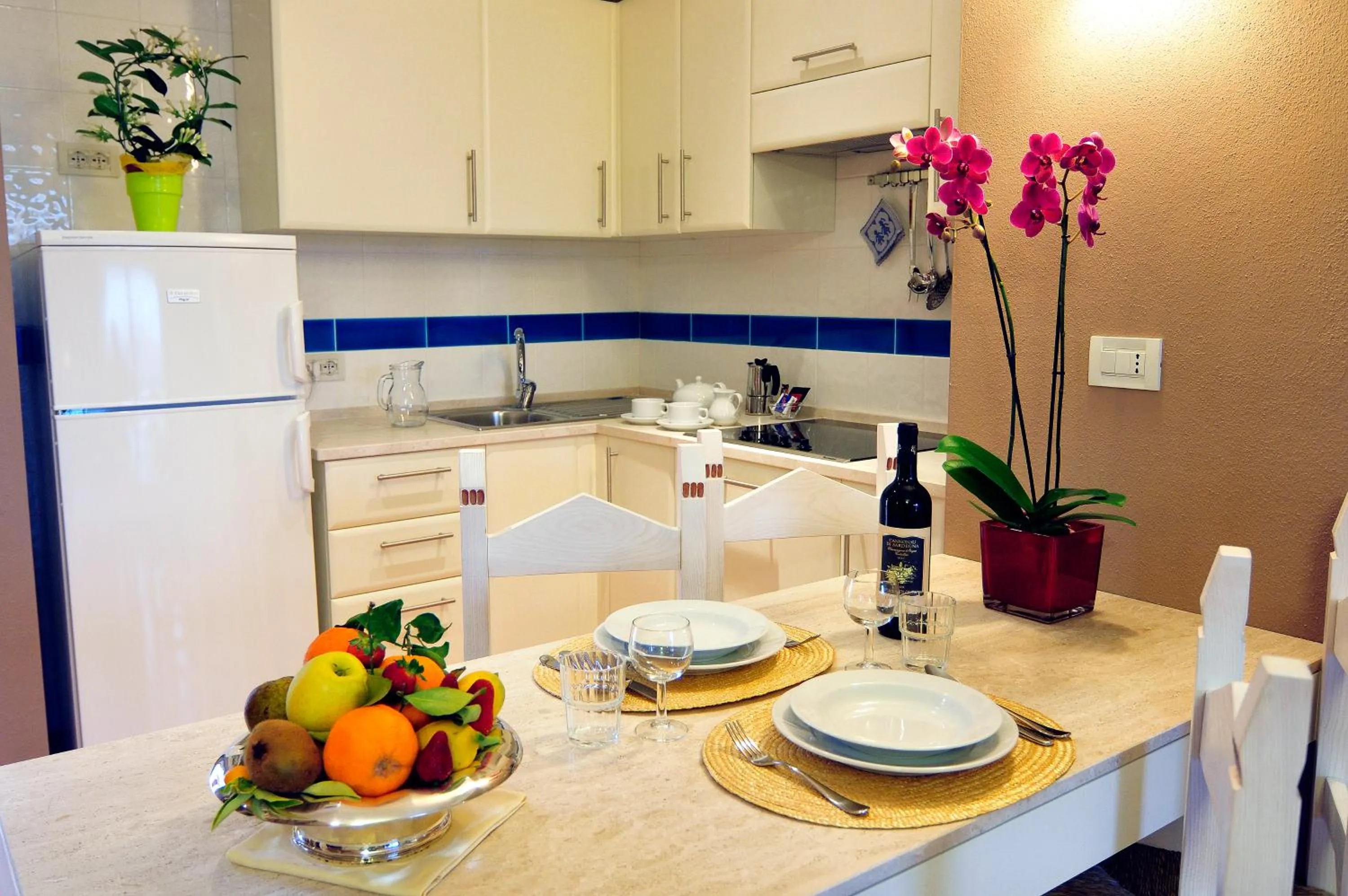 Kitchen or kitchenette in Lantana Resort Hotel&Apartments