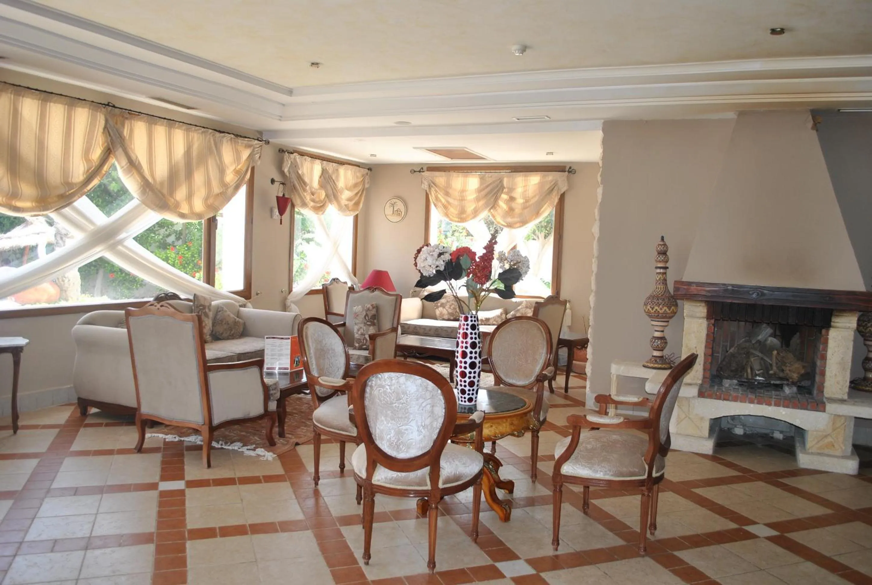 Restaurant/places to eat in Hotel de charme et SPA Dar El Bhar