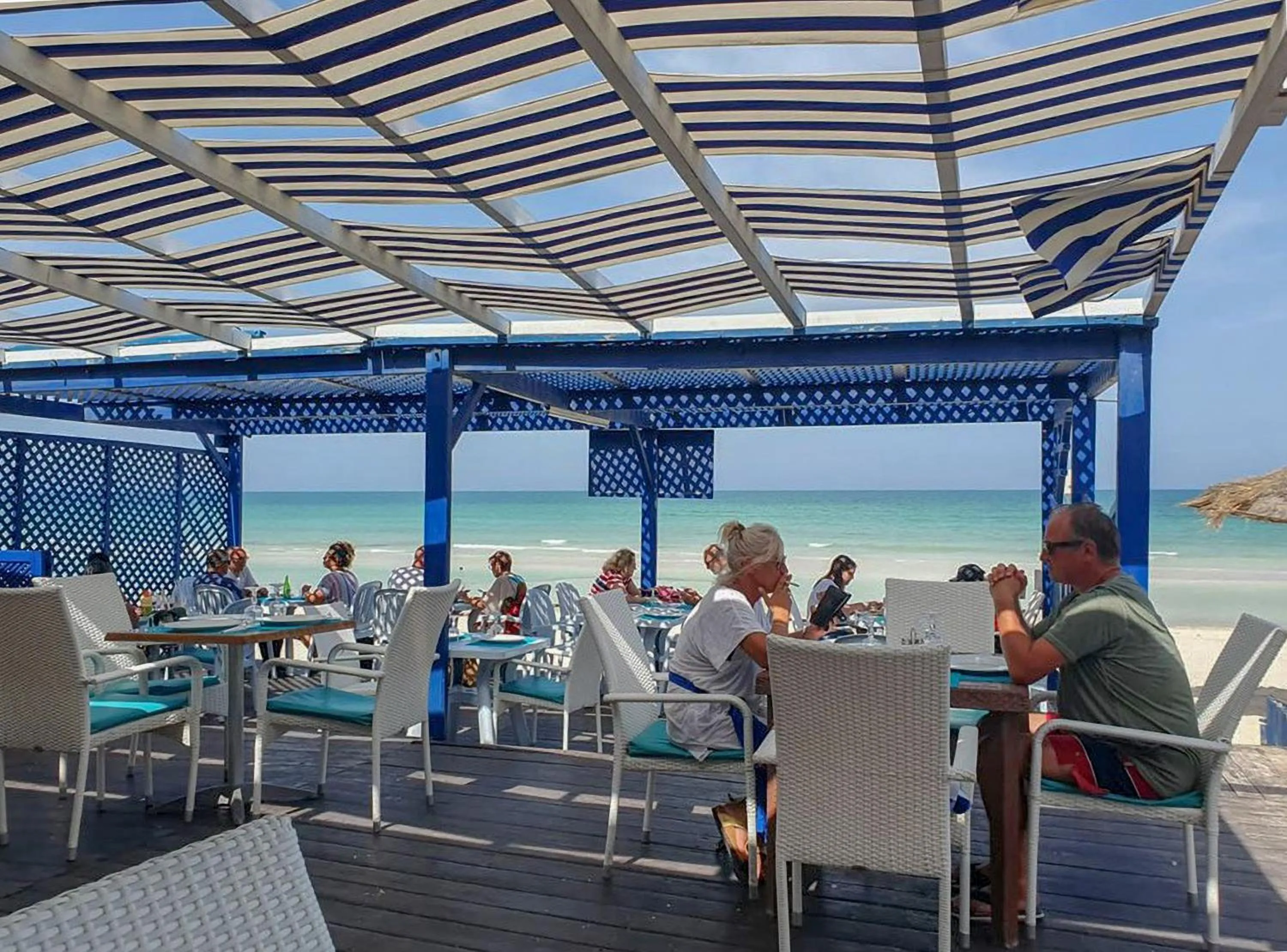 Restaurant/places to eat in Hotel de charme et SPA Dar El Bhar