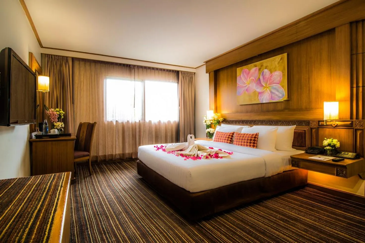 Bedroom, Bed in Sima Thani Hotel