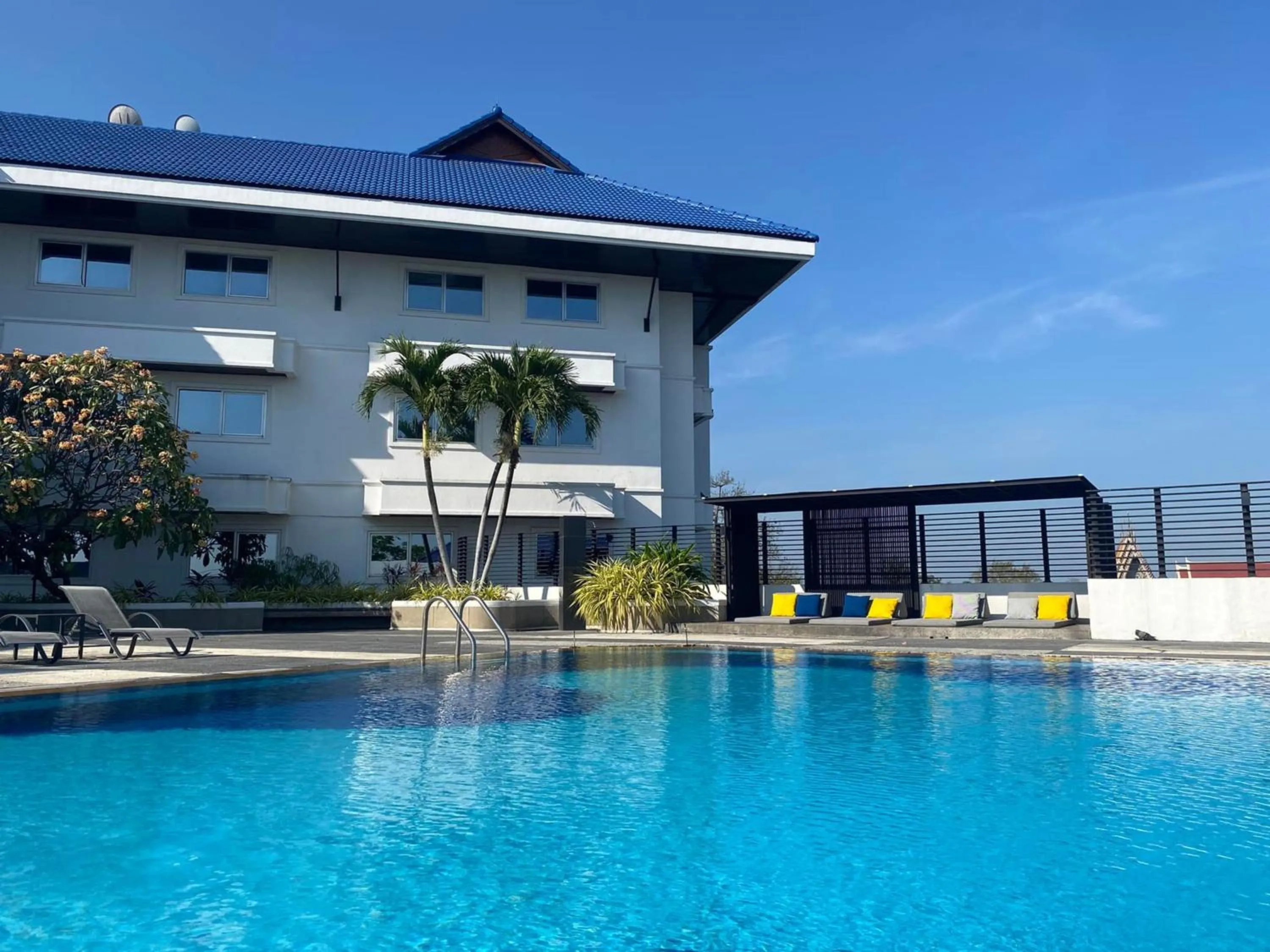 Swimming pool in Sima Thani Hotel