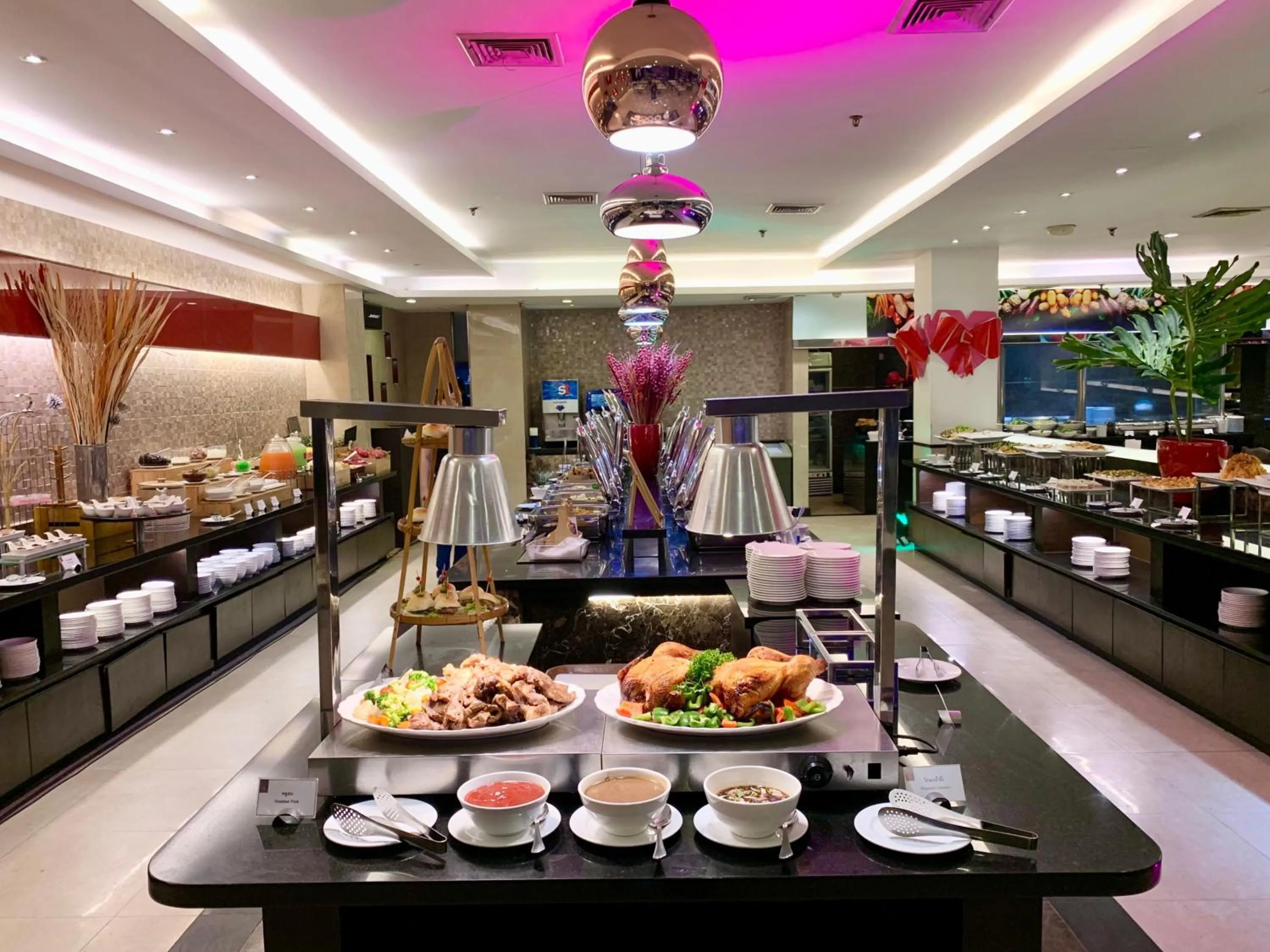 Food and drinks in Sima Thani Hotel